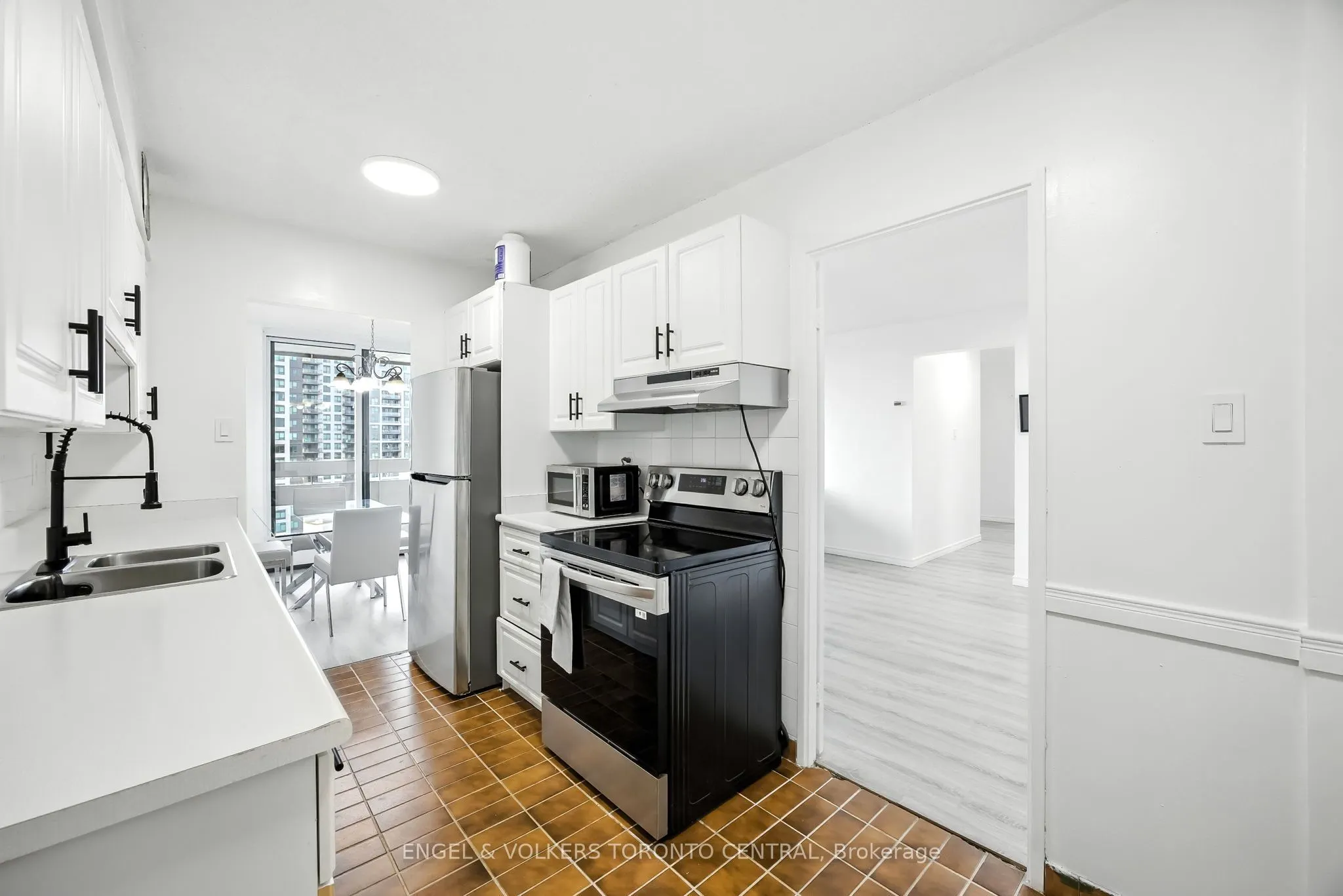 1210 Radom Street, #910