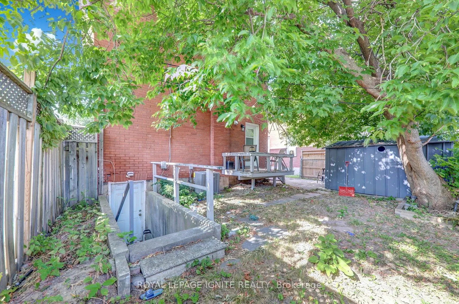 21 Colborne Street W