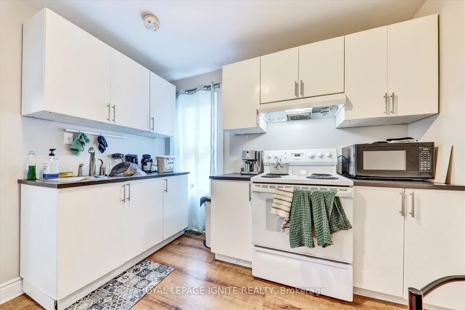 21 Colborne Street W
