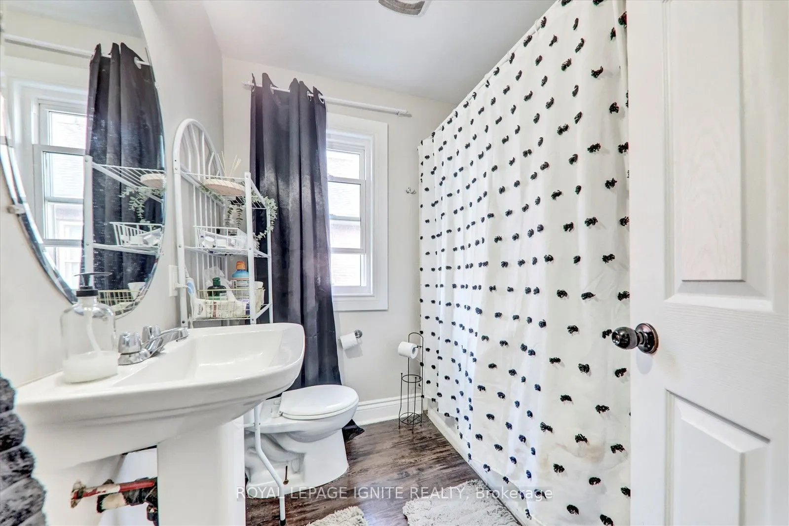 21 Colborne Street W