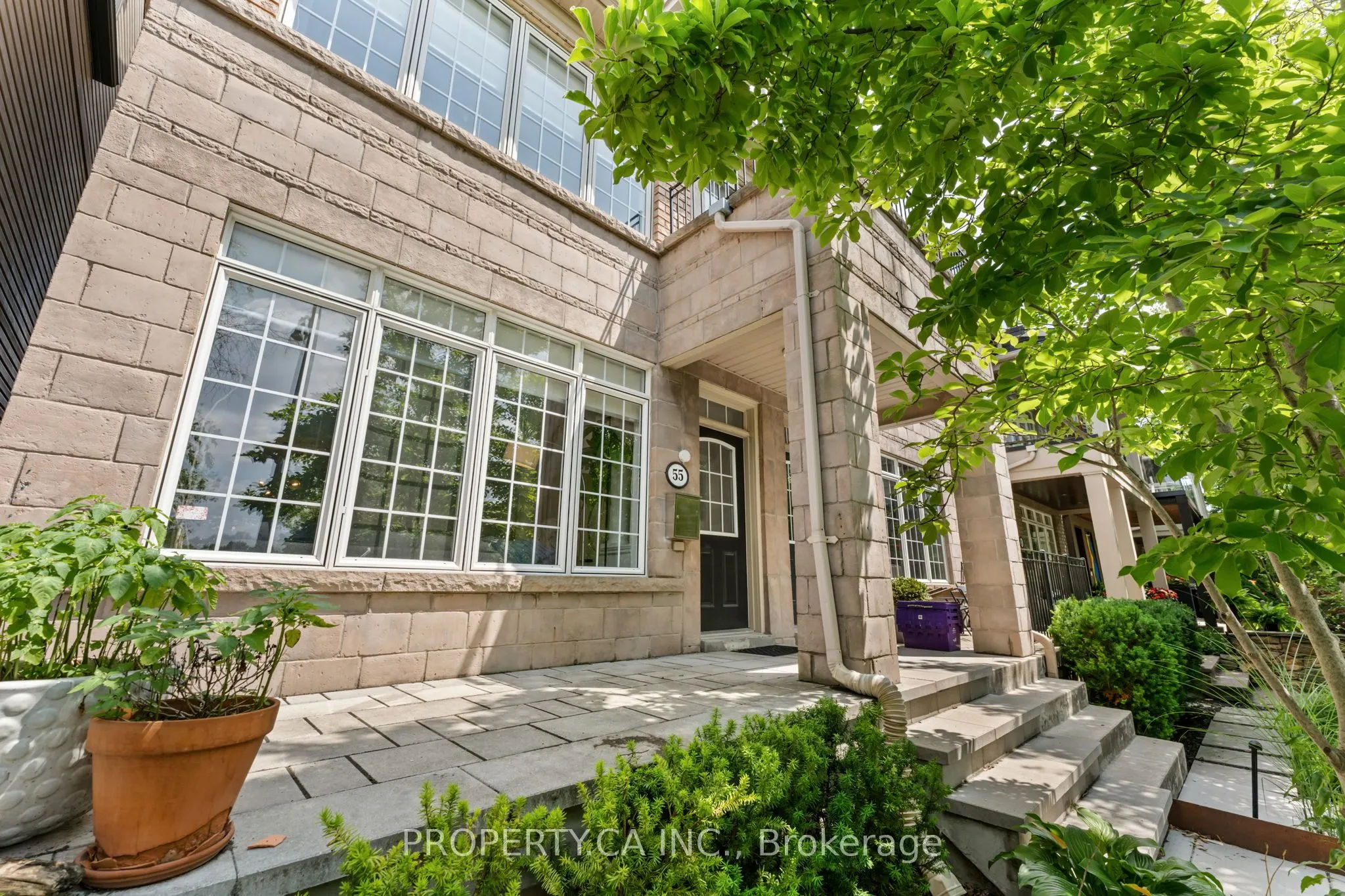 55 Northern Dancer Boulevard