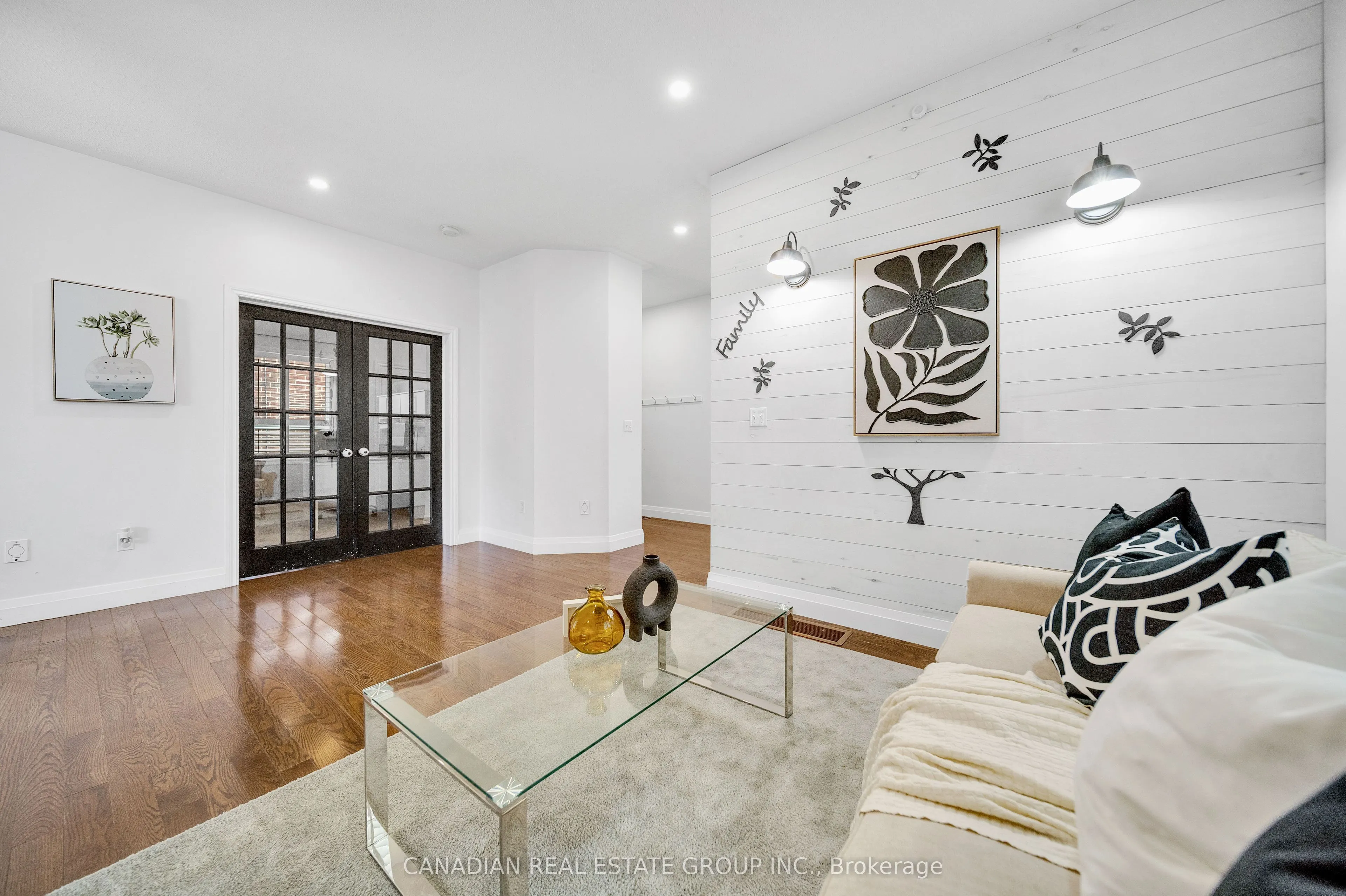 51 Courtney Street