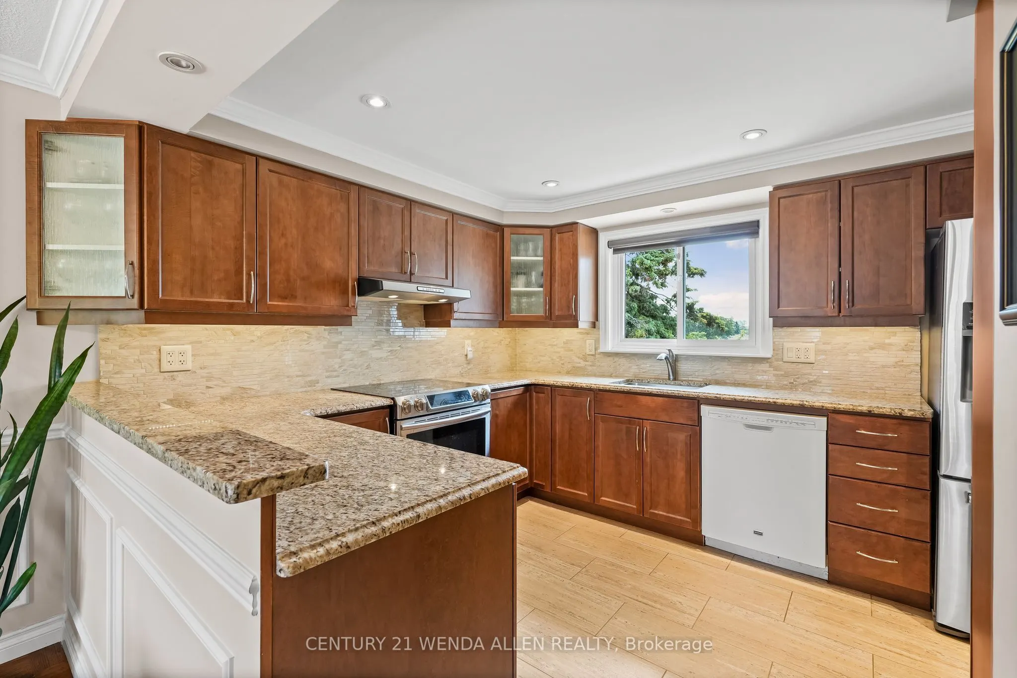 63 HARLAND Crescent