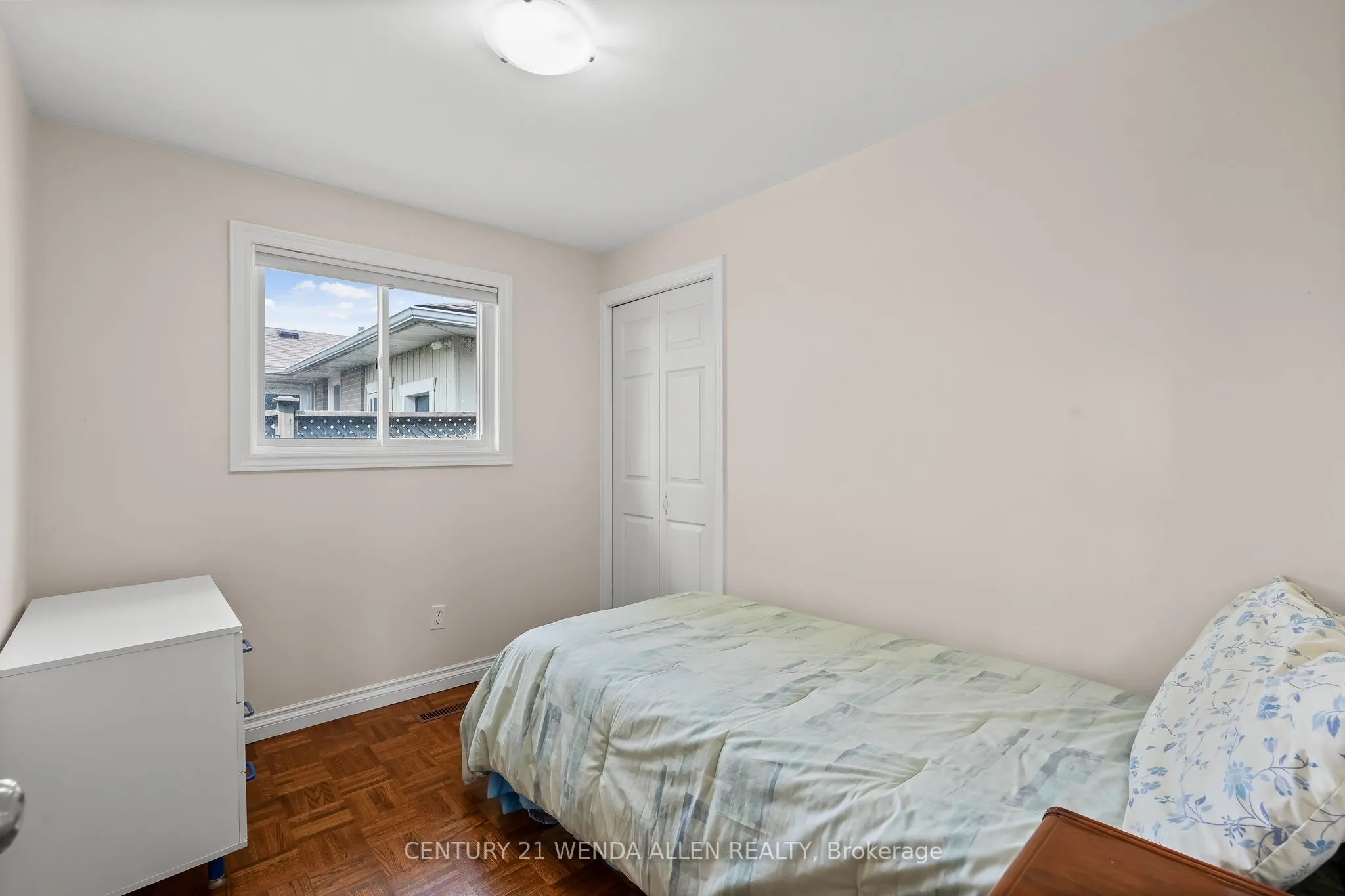 63 HARLAND Crescent