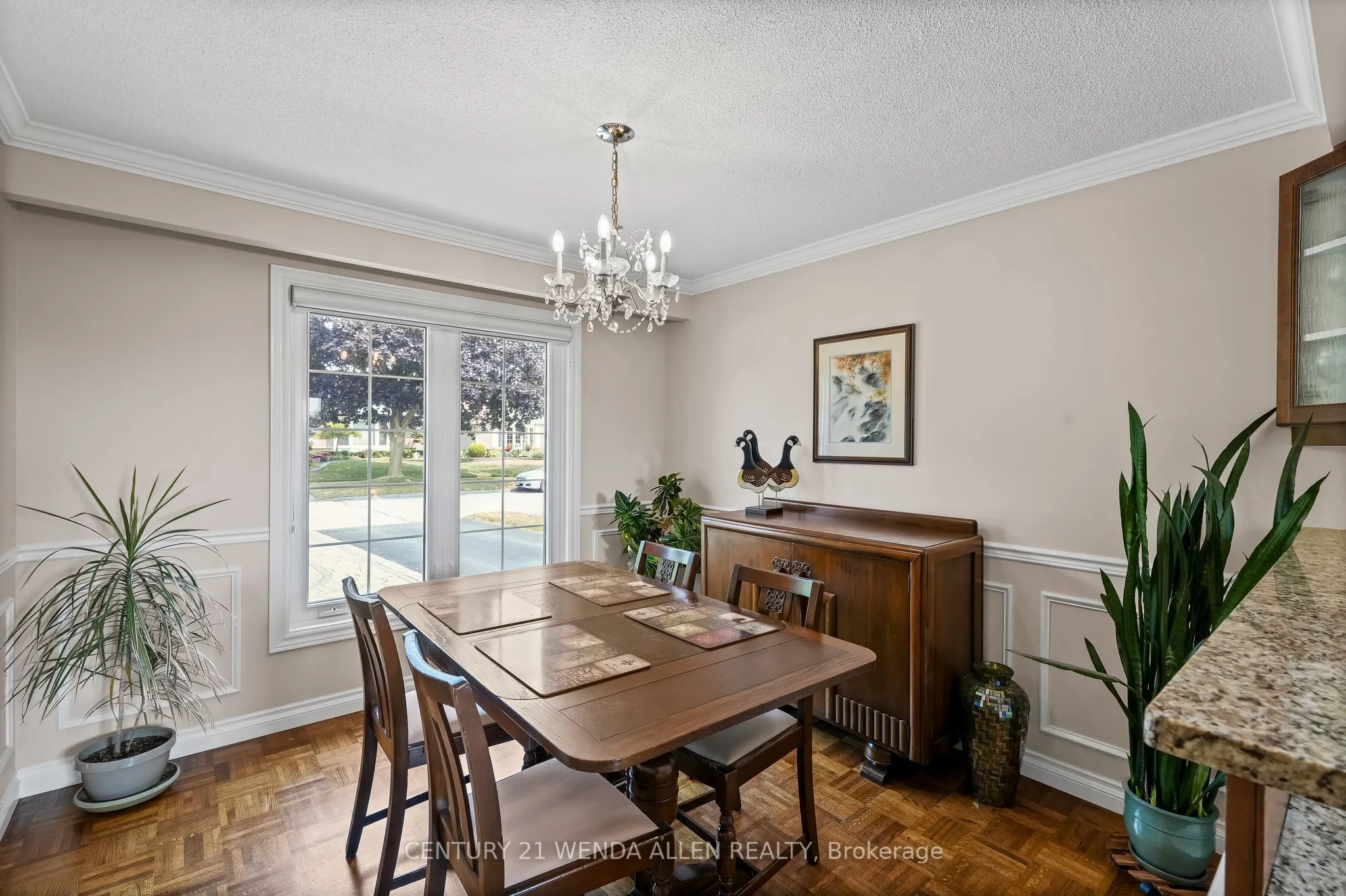 63 HARLAND Crescent