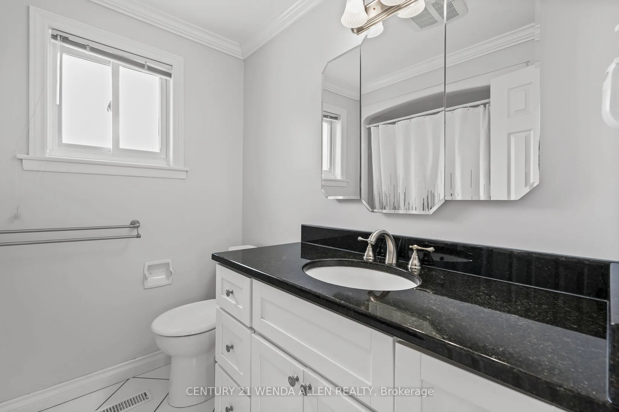 63 HARLAND Crescent