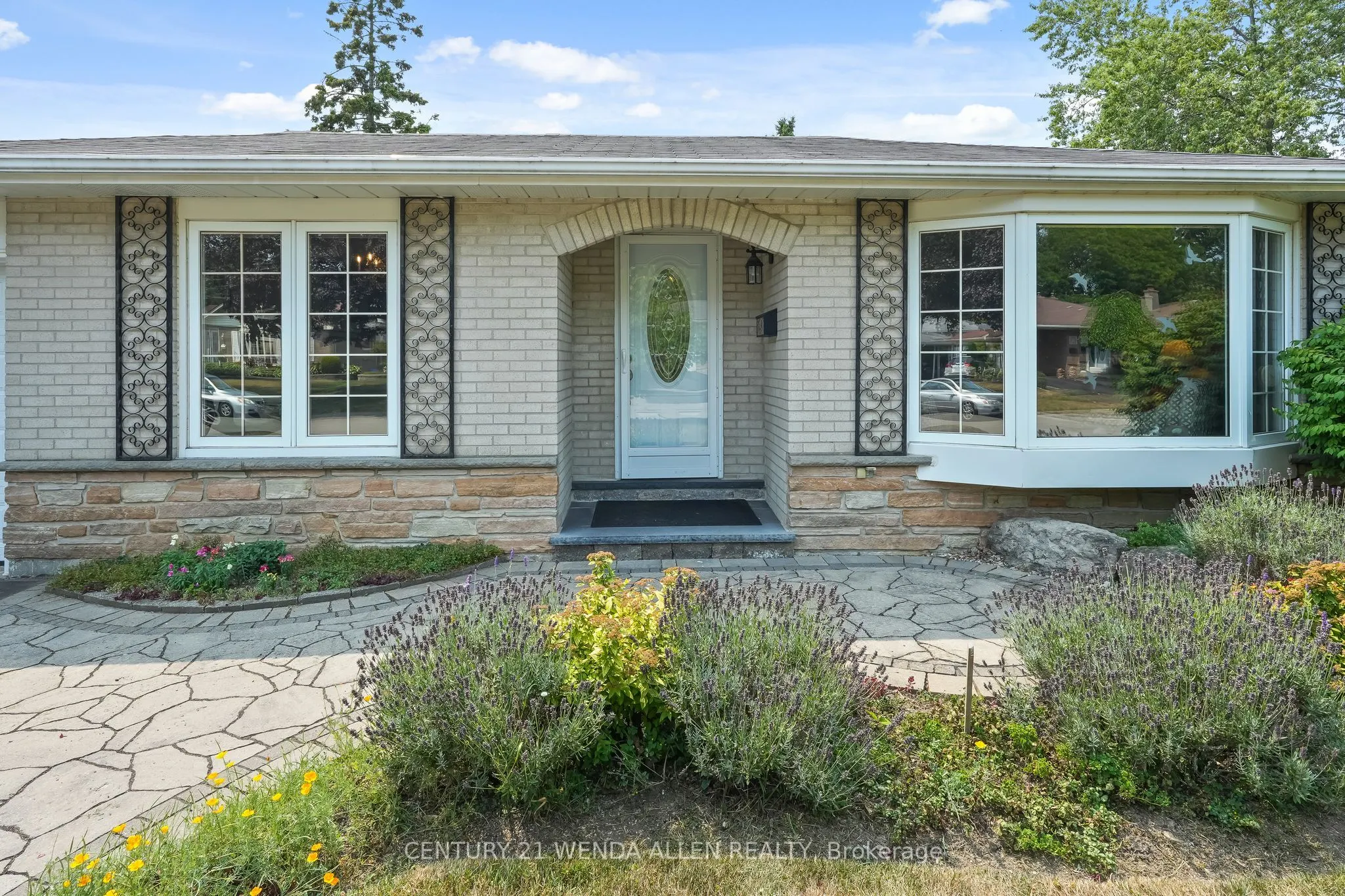 63 HARLAND Crescent