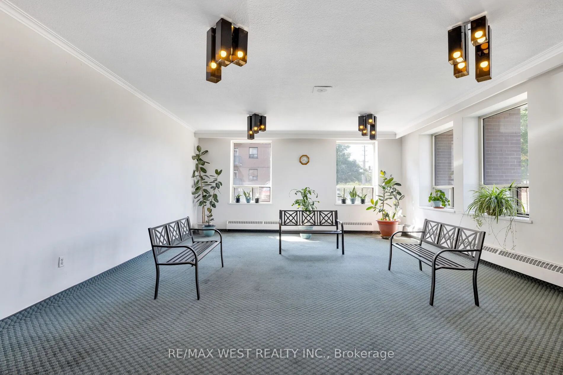 825 Kennedy Road, #303