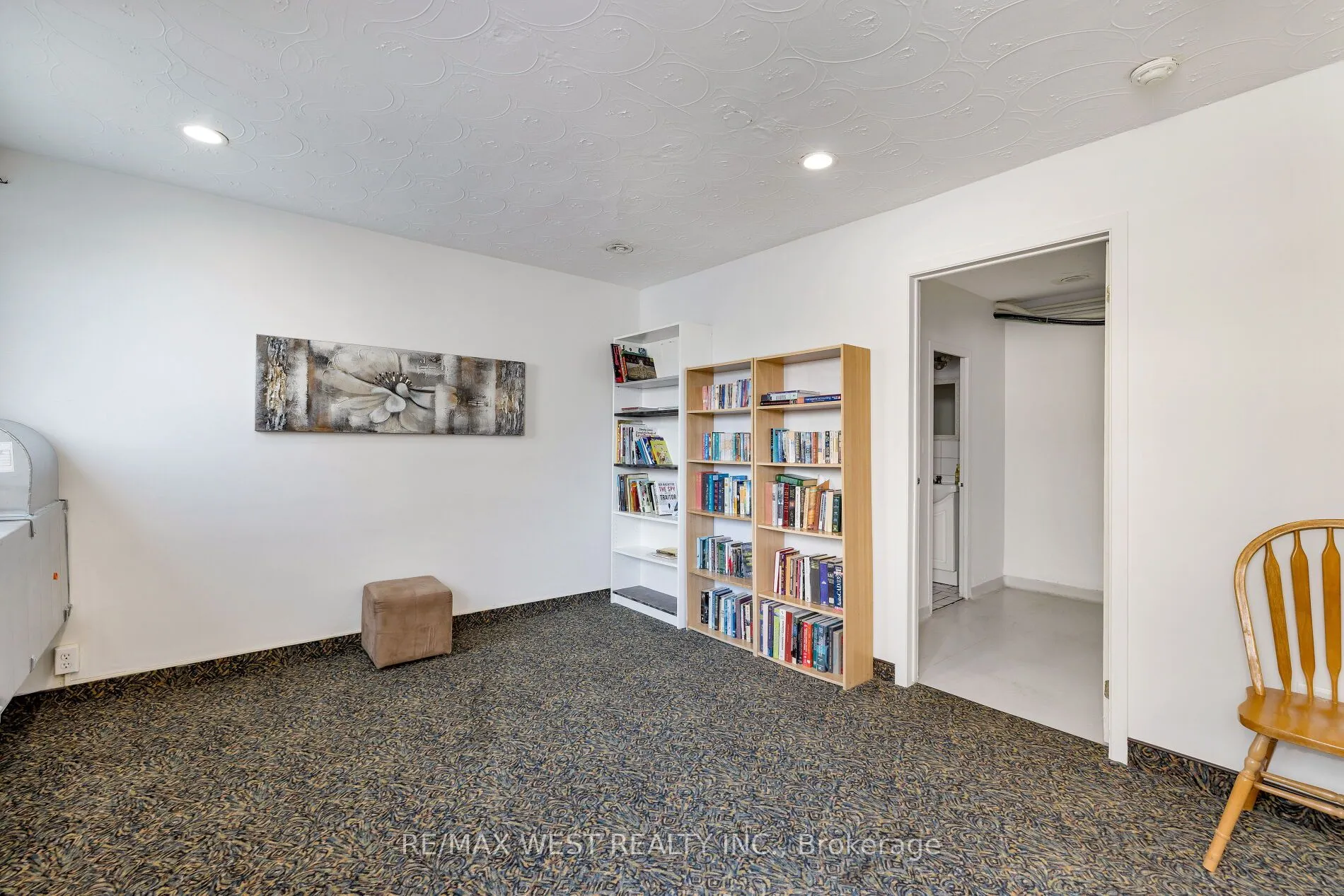 825 Kennedy Road, #303