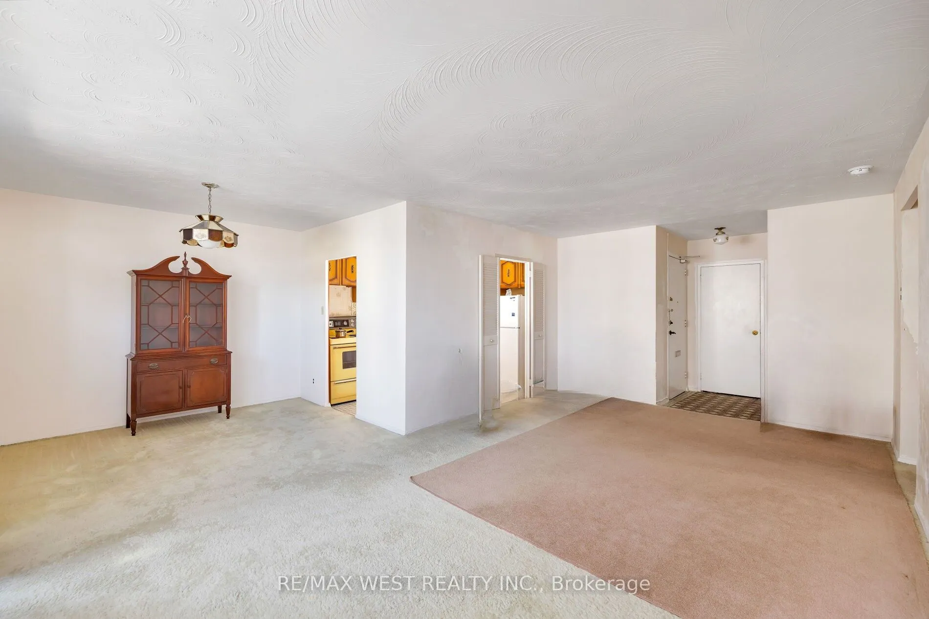 825 Kennedy Road, #303