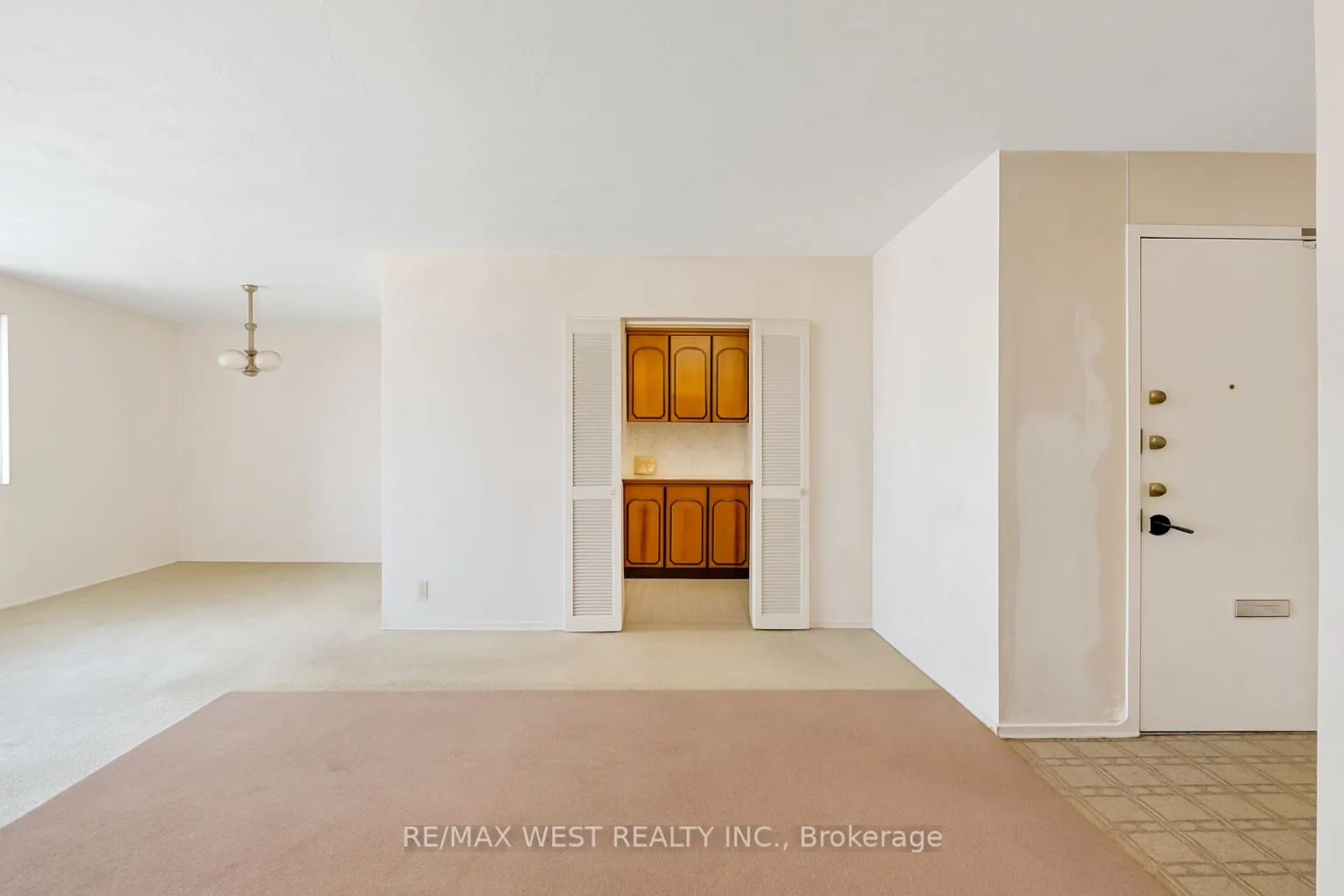 825 Kennedy Road, #303