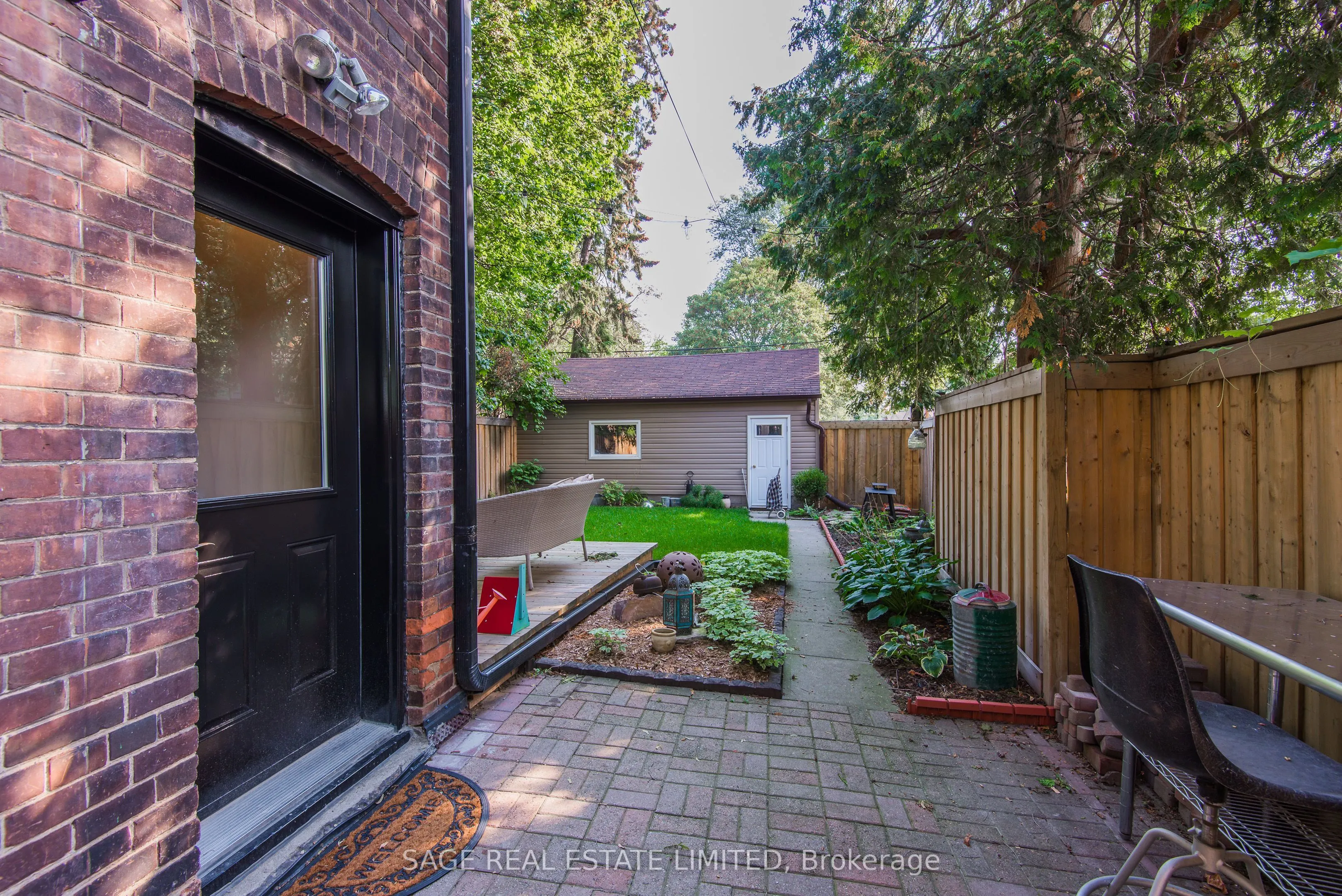 1 Prust Avenue