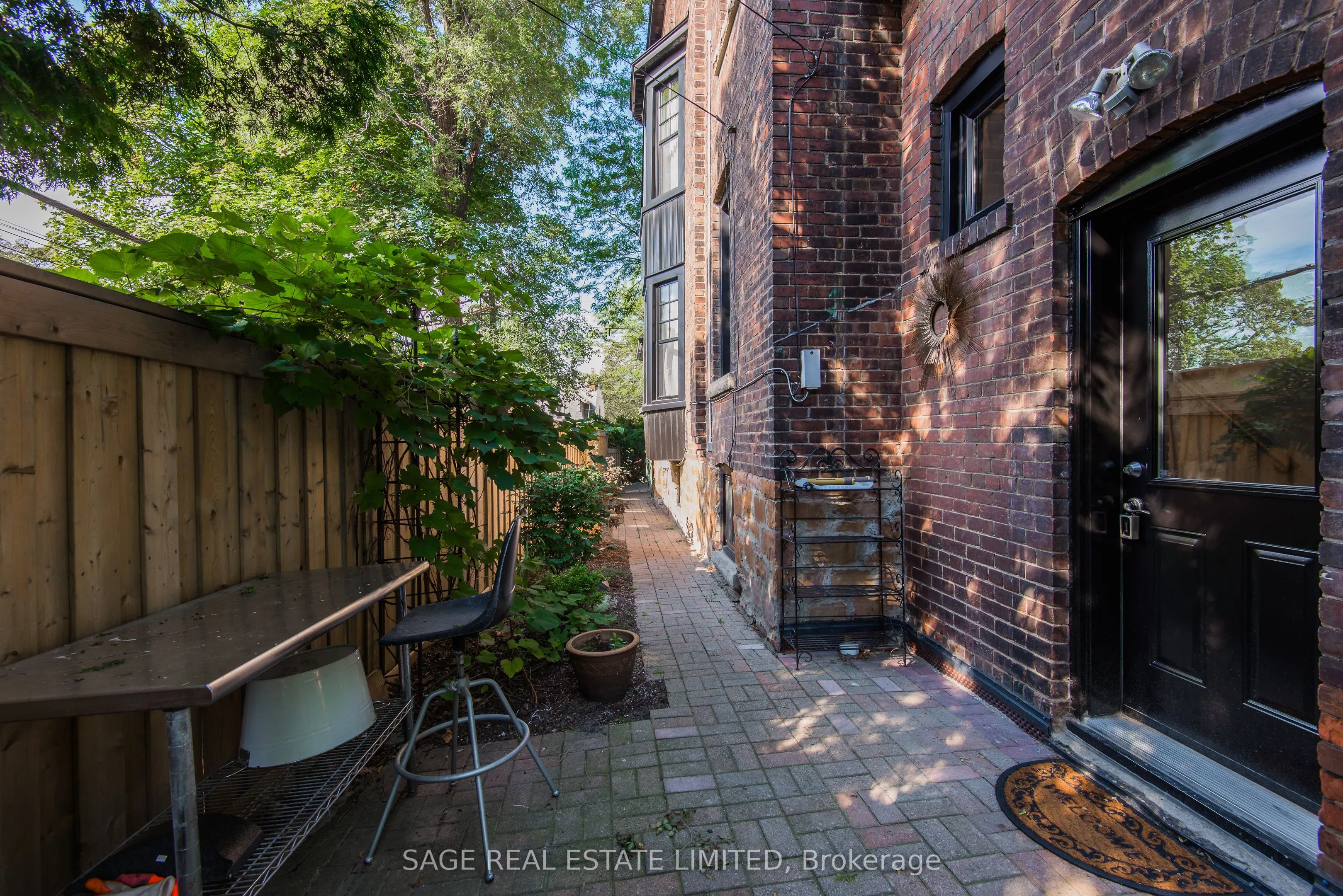 1 Prust Avenue