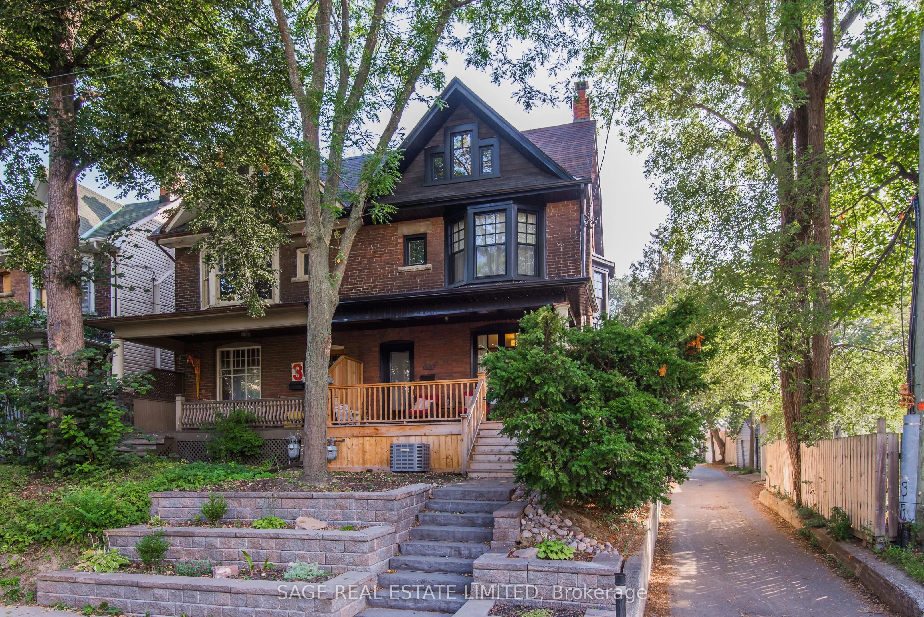 1 Prust Avenue