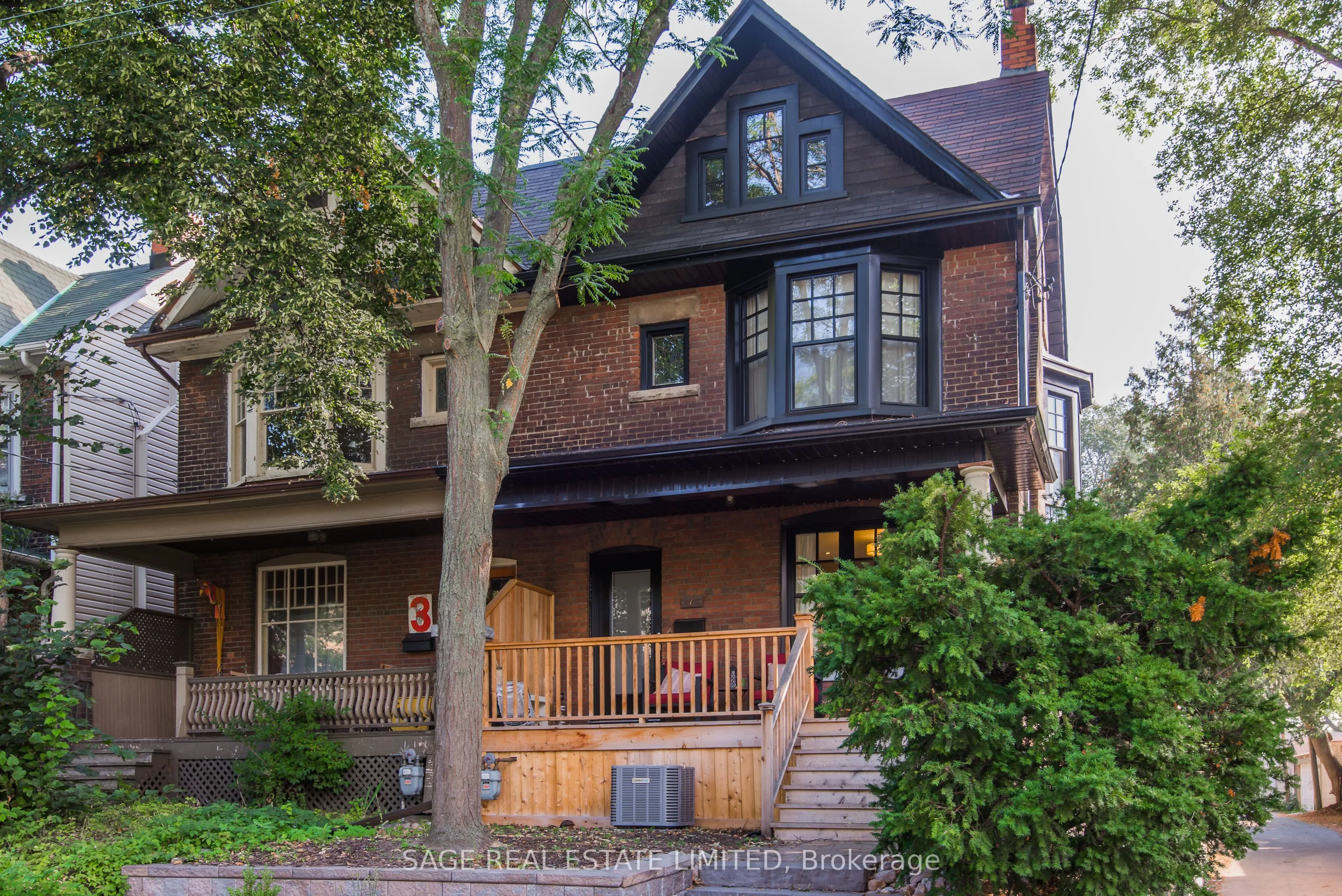 1 Prust Avenue