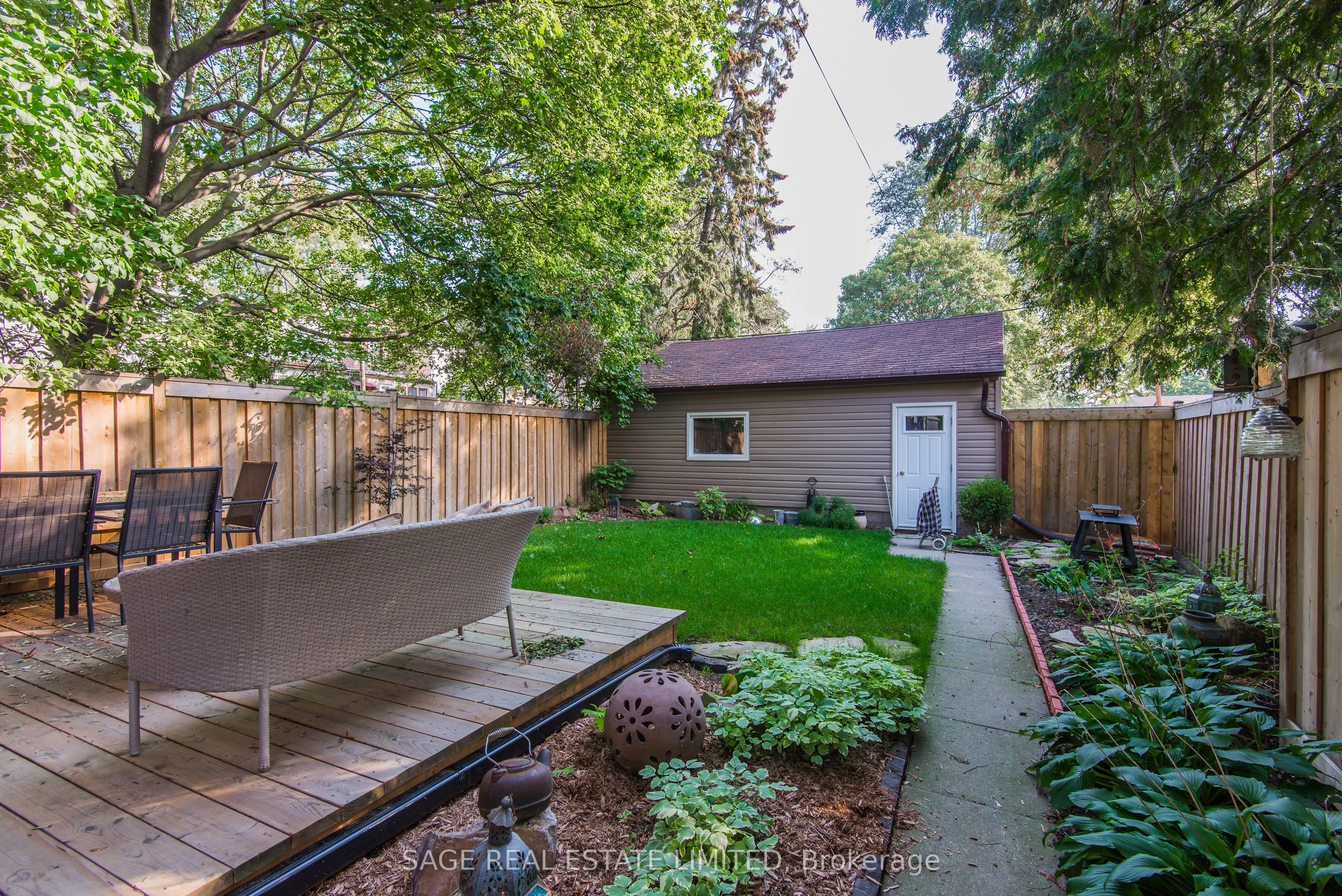 1 Prust Avenue