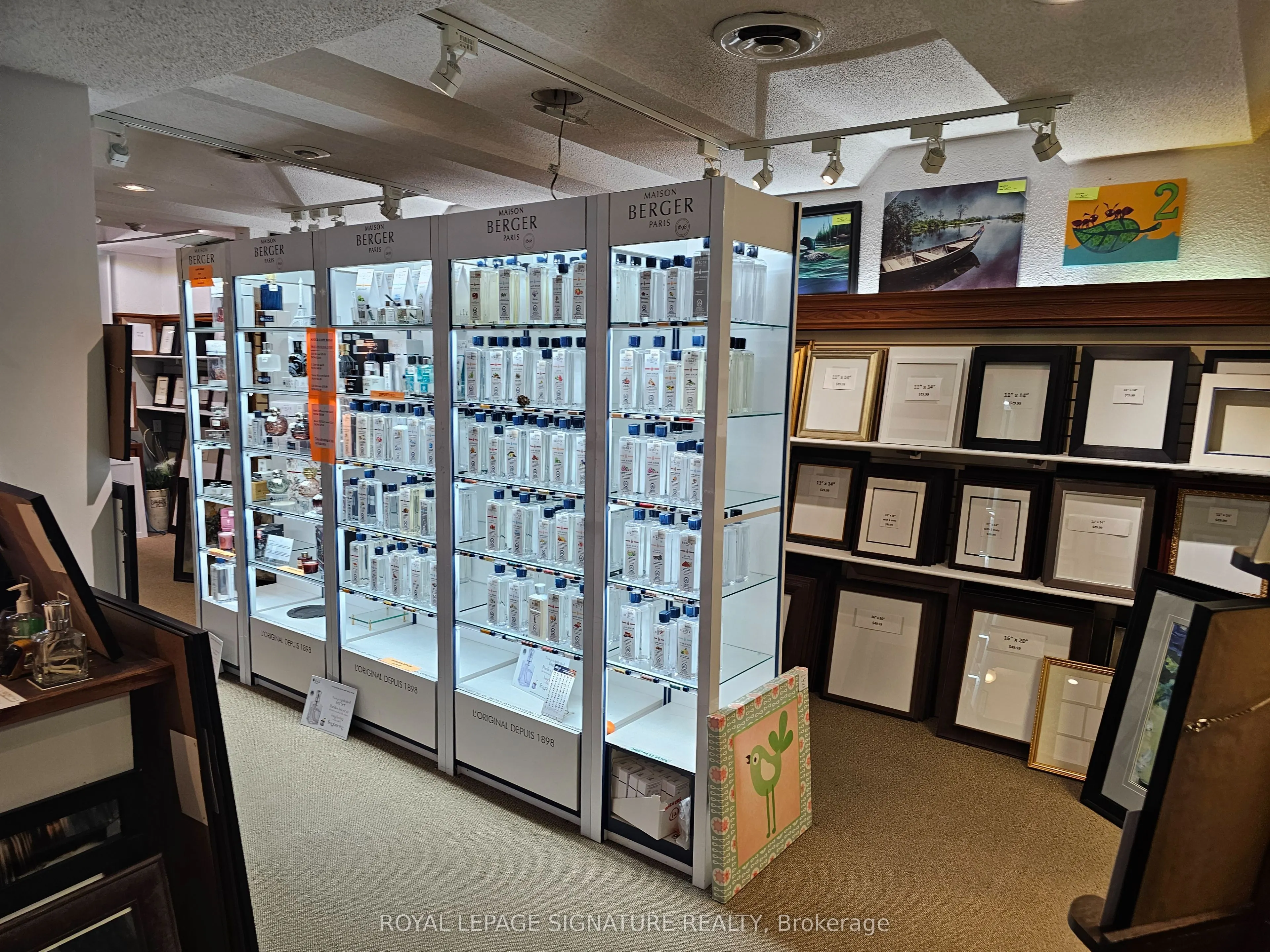 922 Simcoe Street