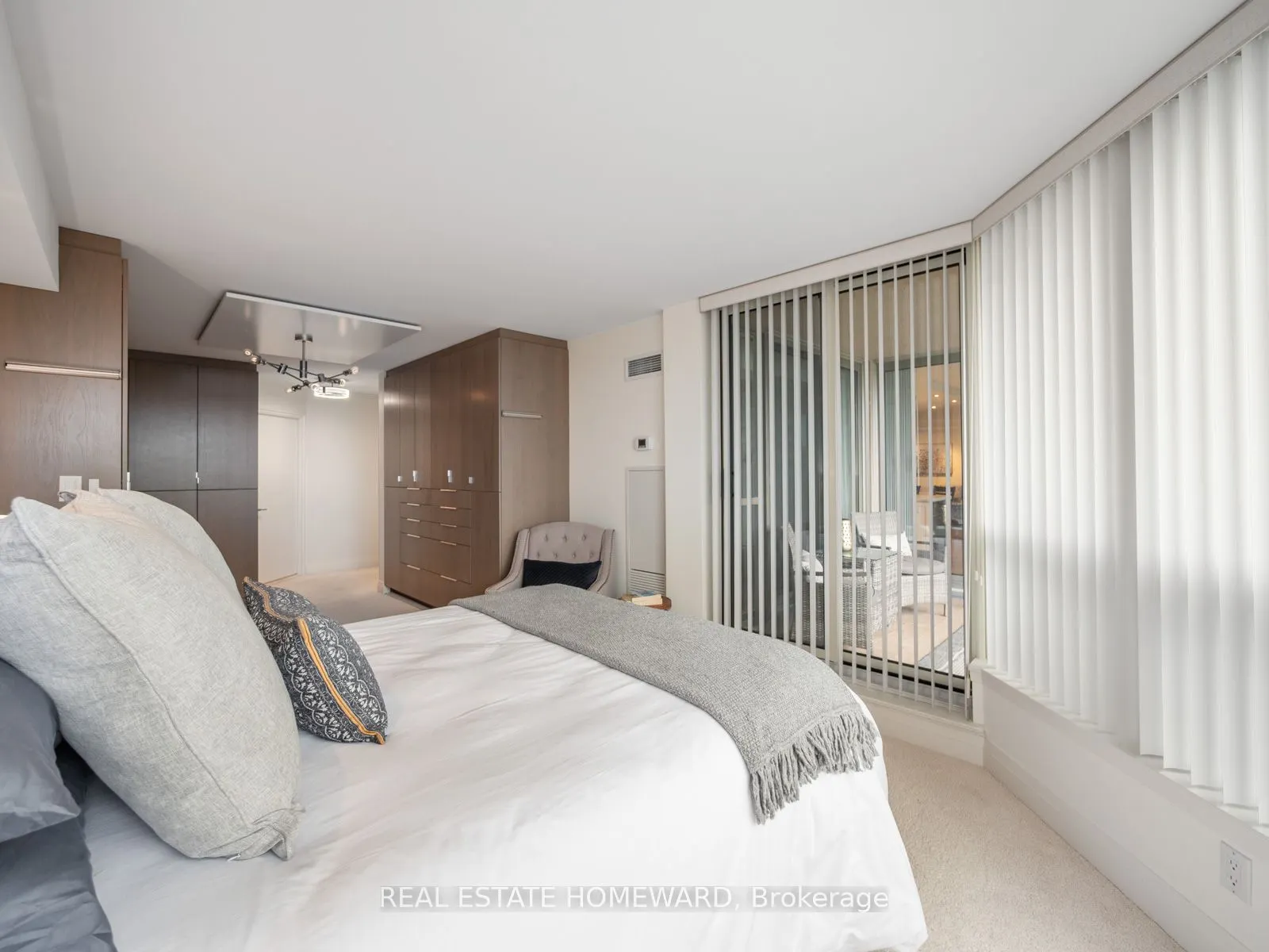 20 Guildwood Parkway, #311