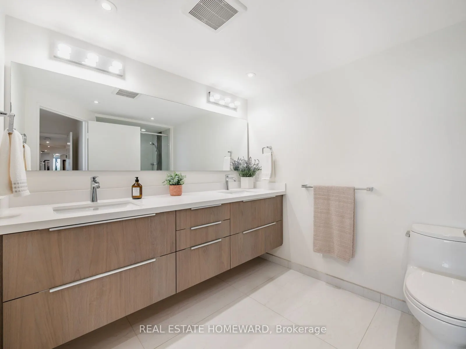 20 Guildwood Parkway, #311