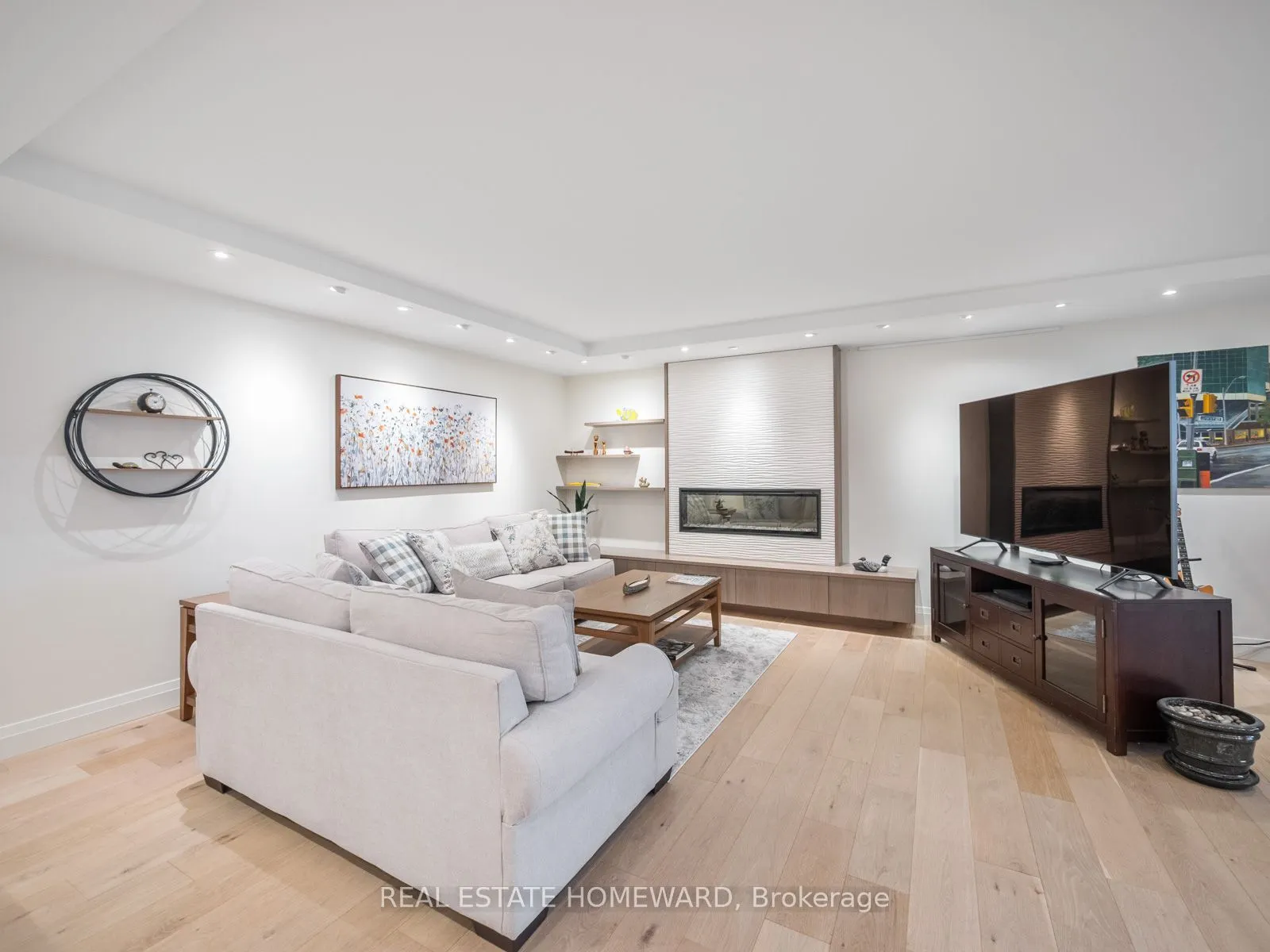 20 Guildwood Parkway, #311