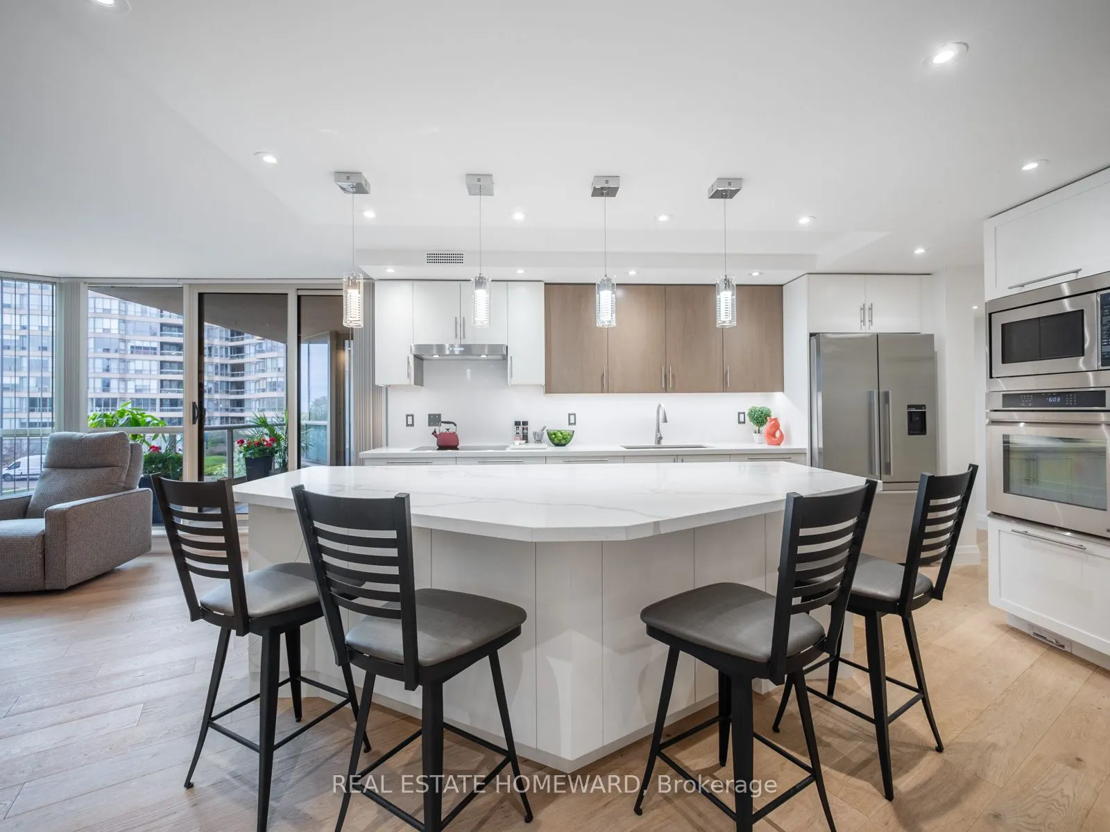 20 Guildwood Parkway, #311