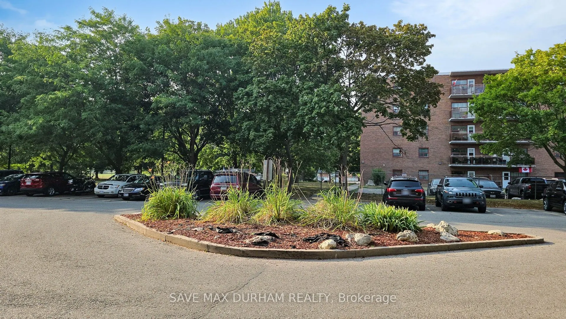 900 Glen Street, #414