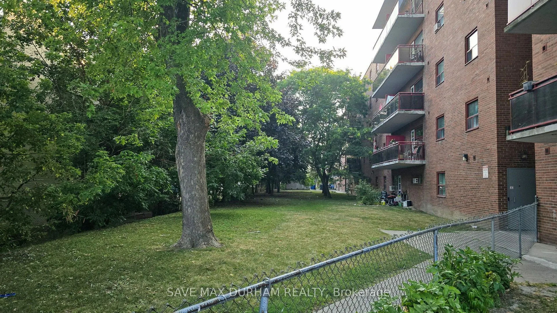 900 Glen Street, #414