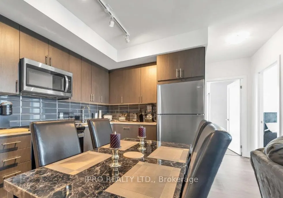 2550 Simcoe Street N, #1917
