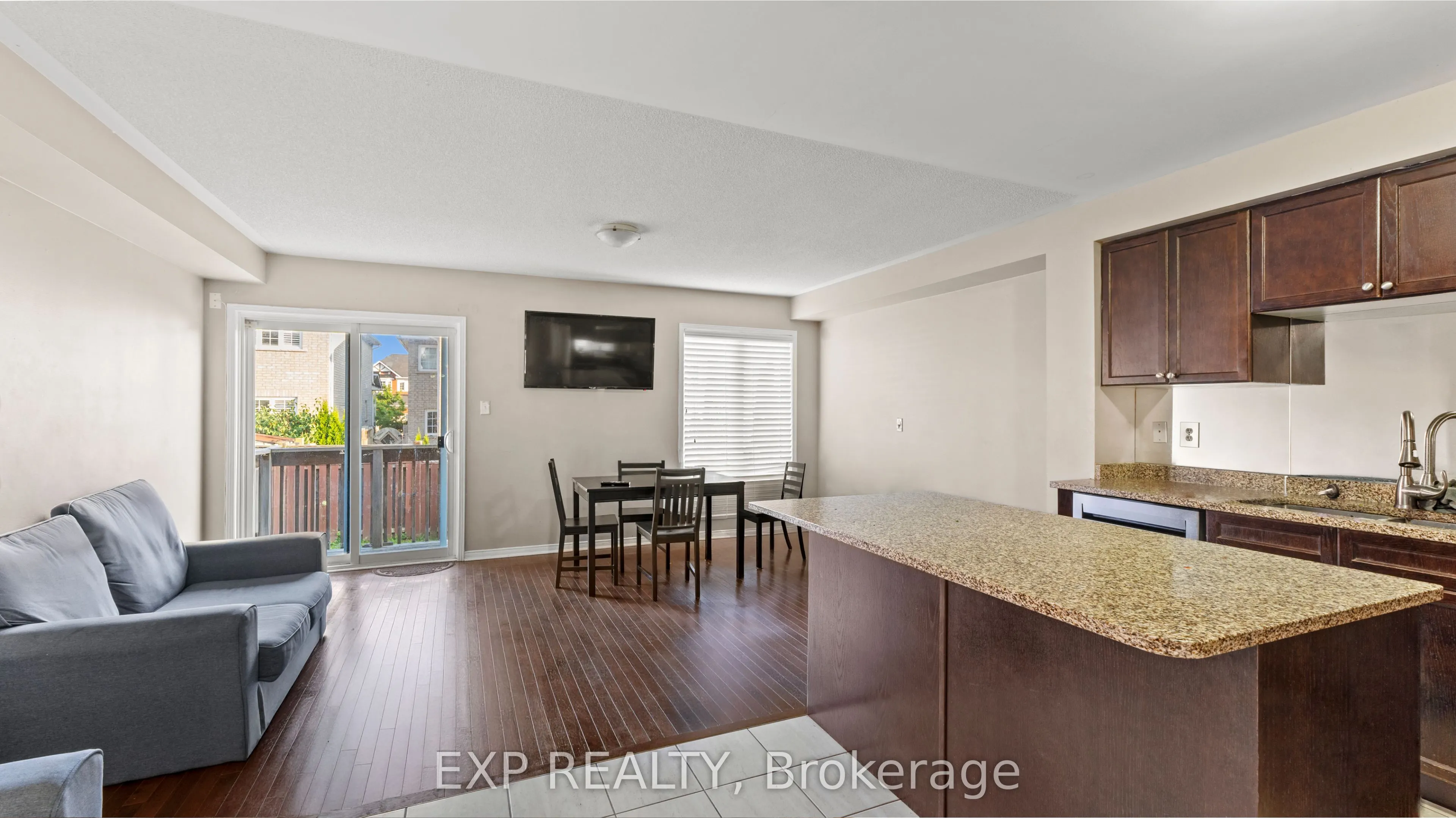 54 Tozer Crescent