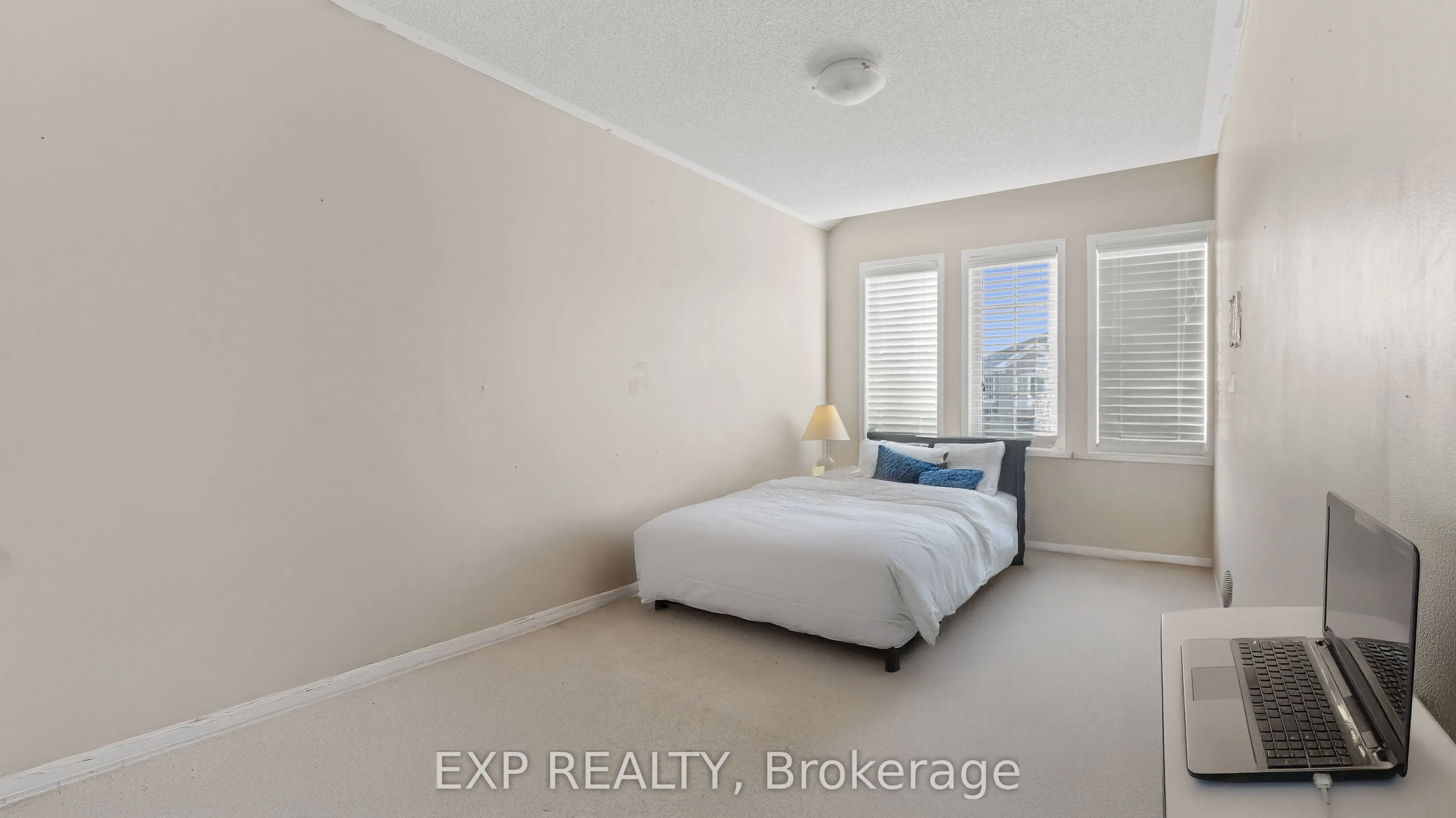 54 Tozer Crescent