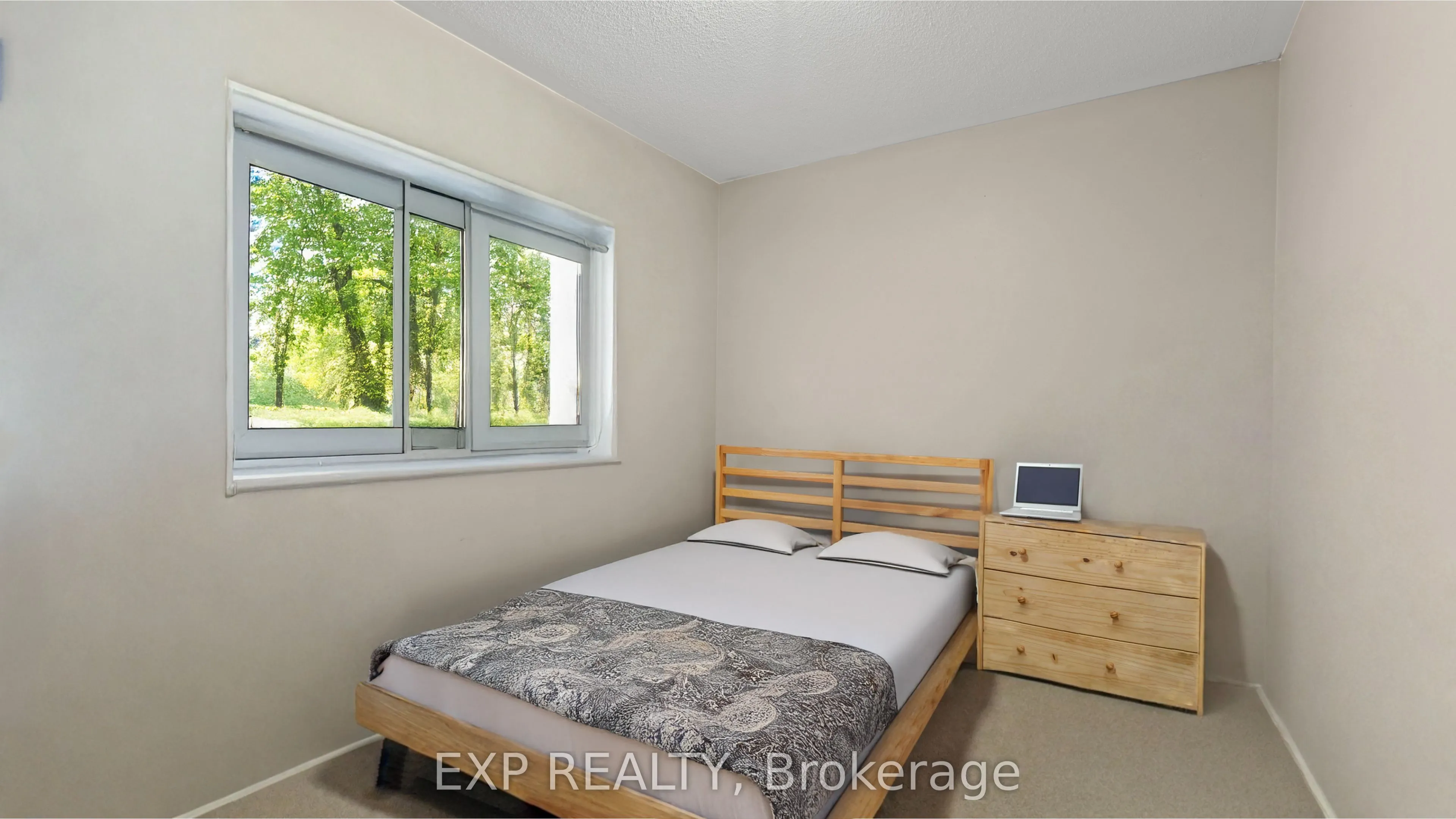 54 Tozer Crescent