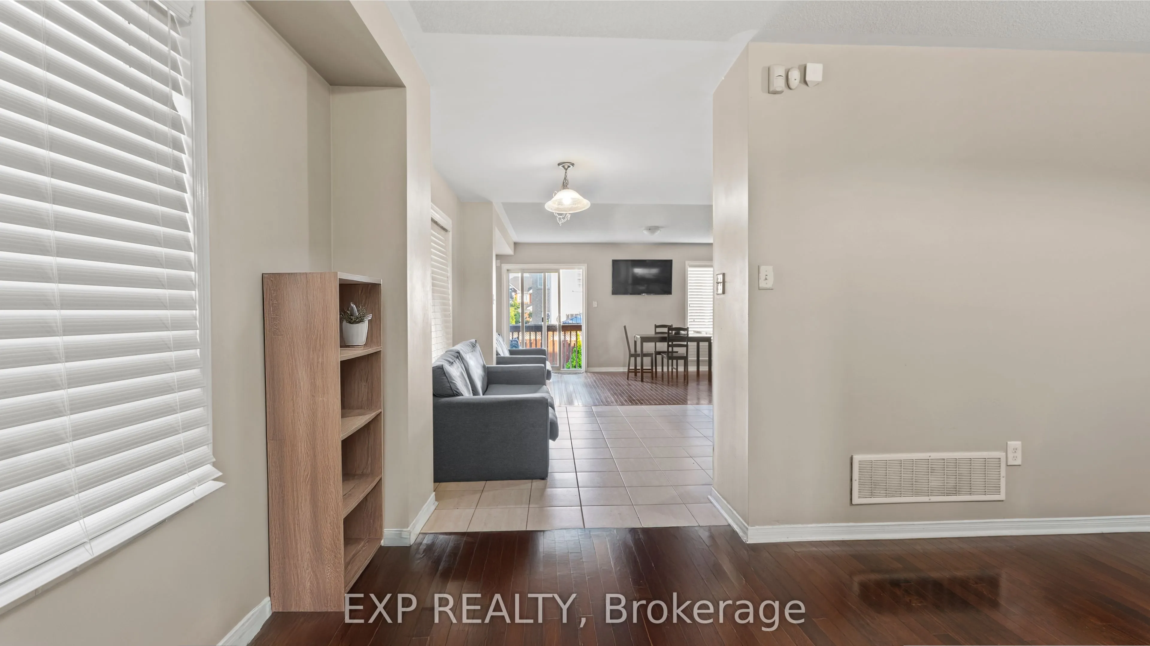 54 Tozer Crescent