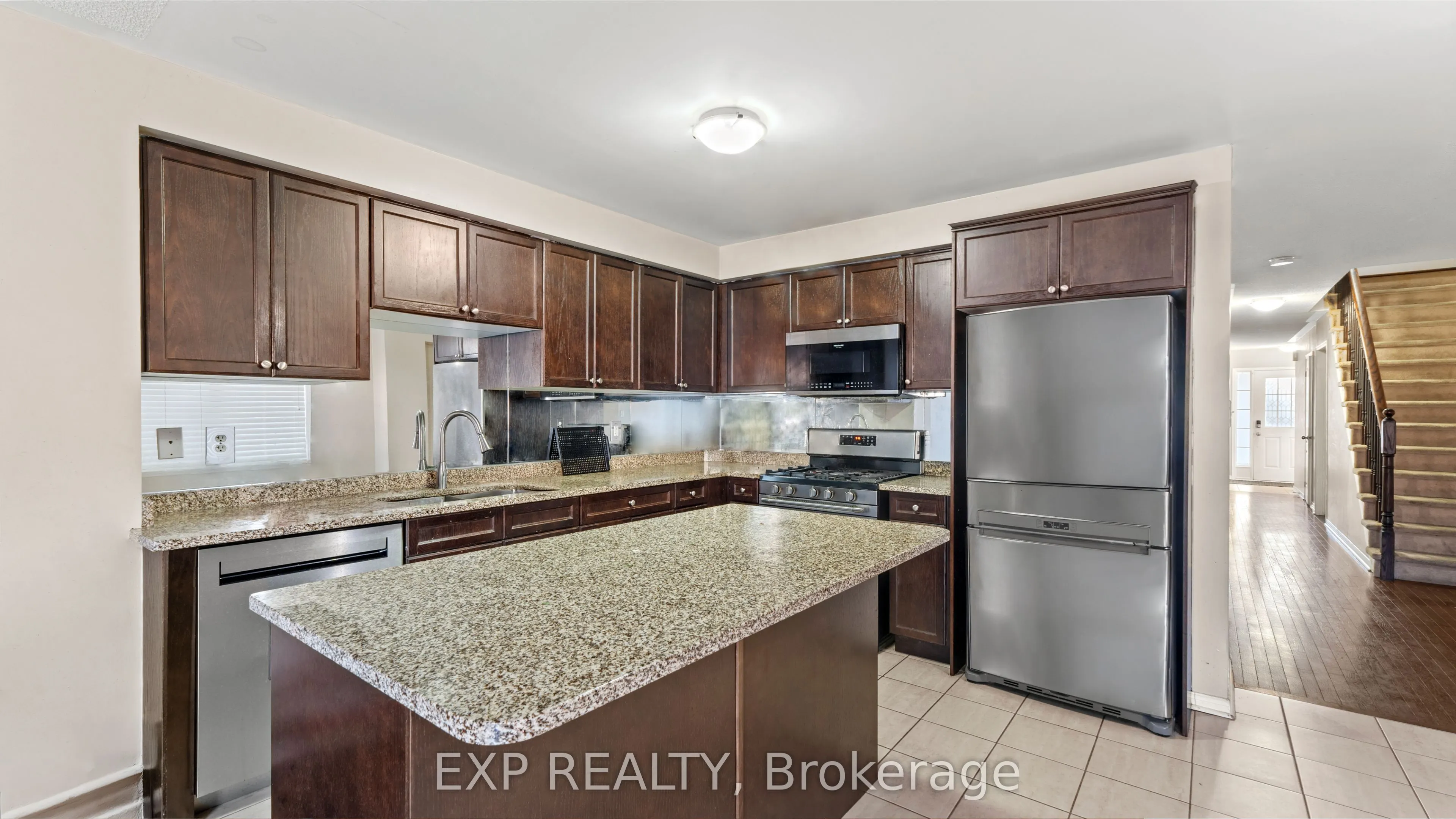 54 Tozer Crescent