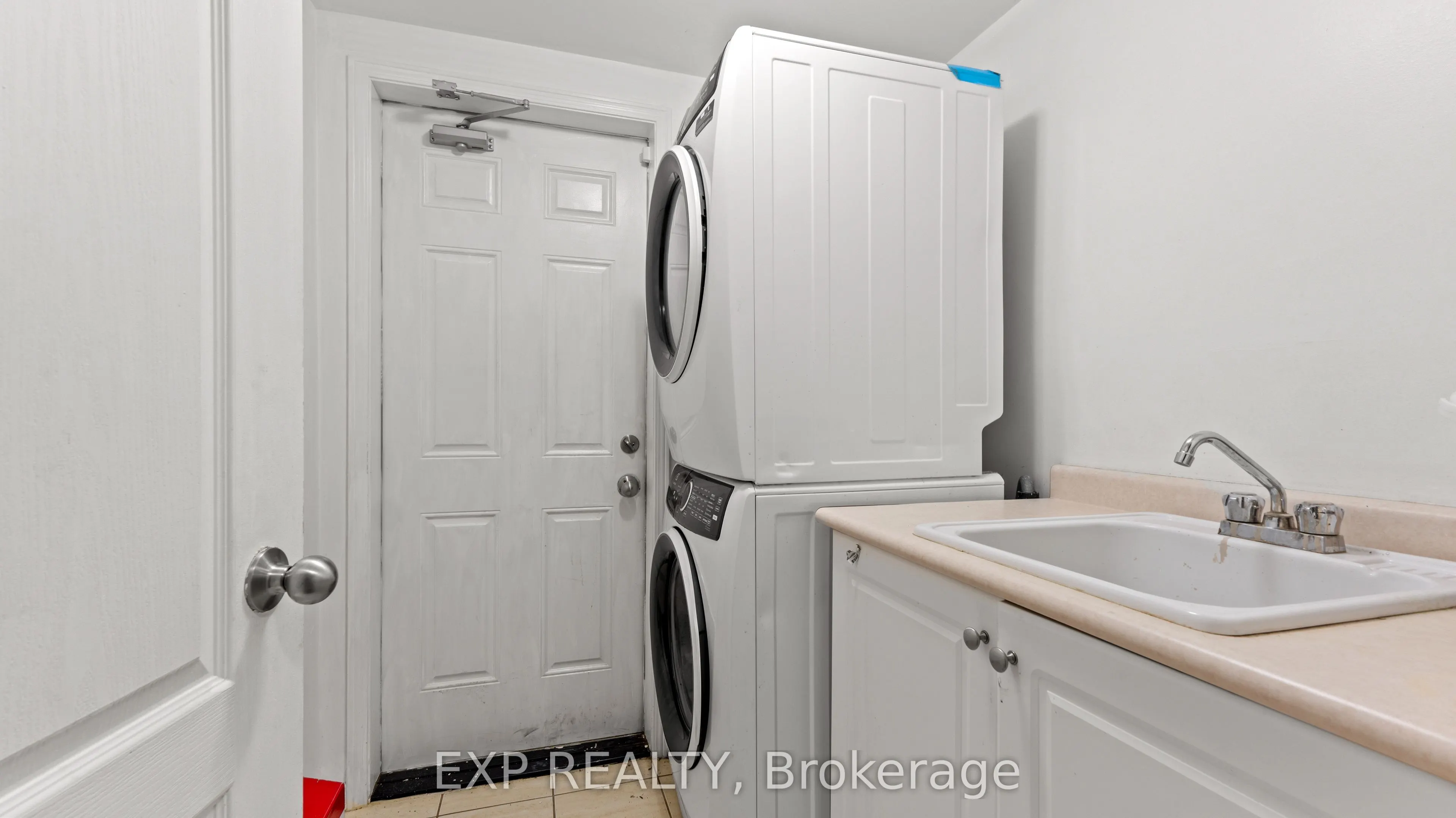 54 Tozer Crescent