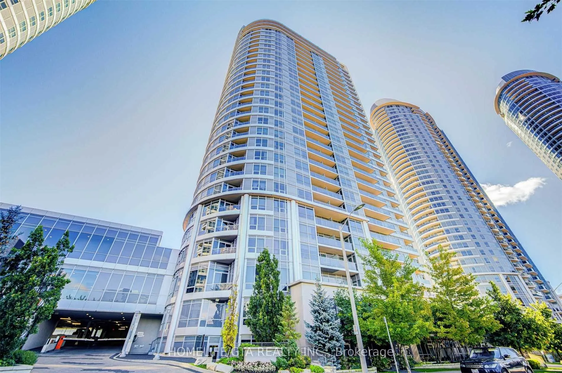 151 Village Green Square, #1504