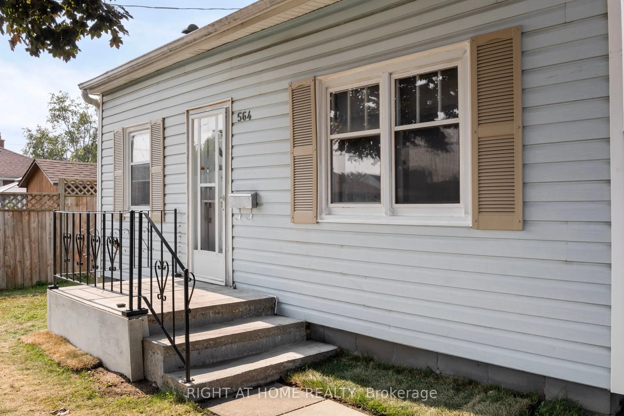 564 Taylor Avenue SW