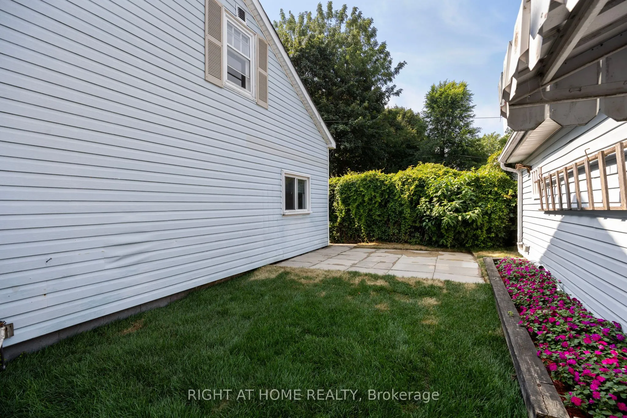 564 Taylor Avenue SW