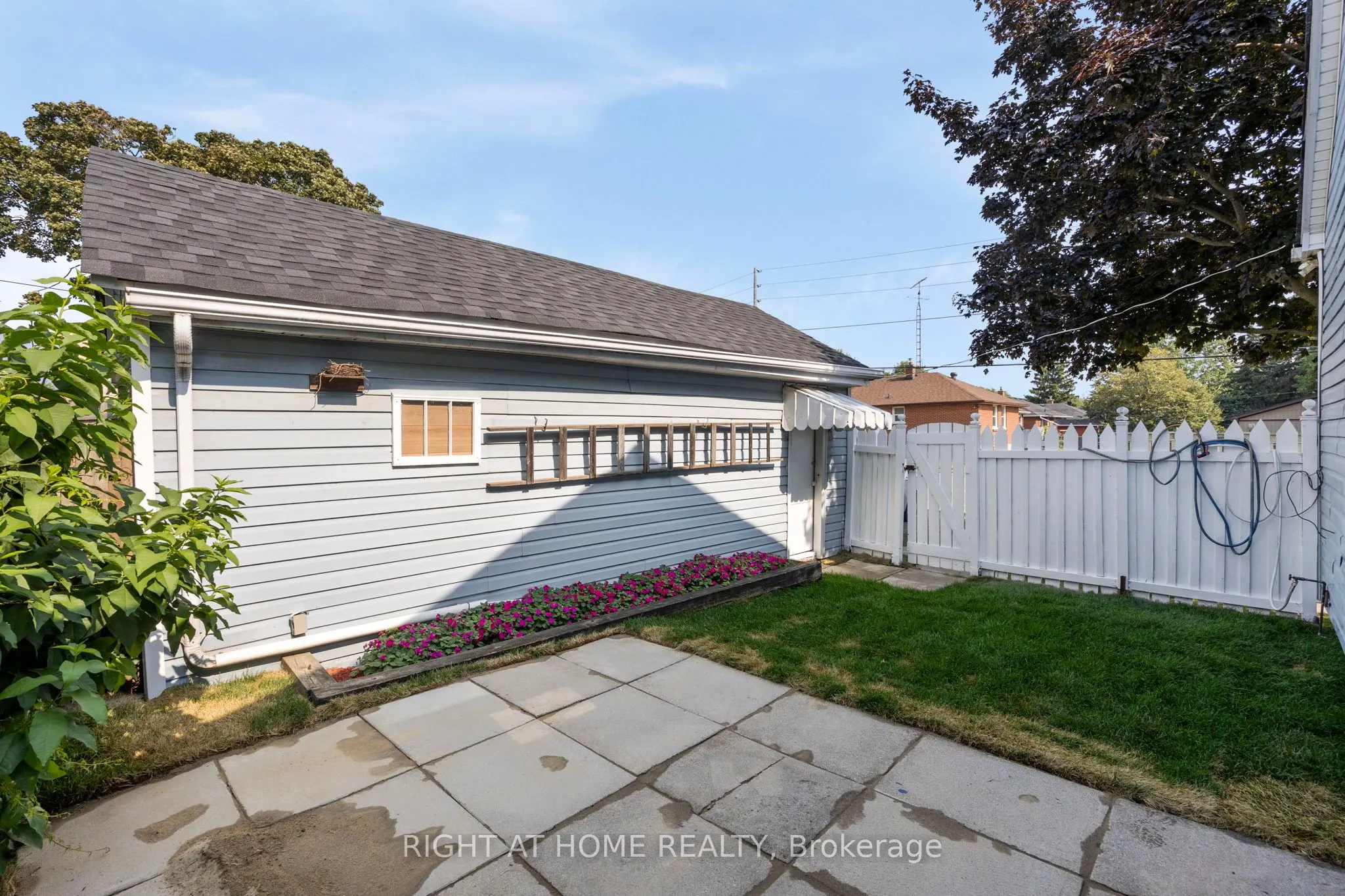 564 Taylor Avenue SW