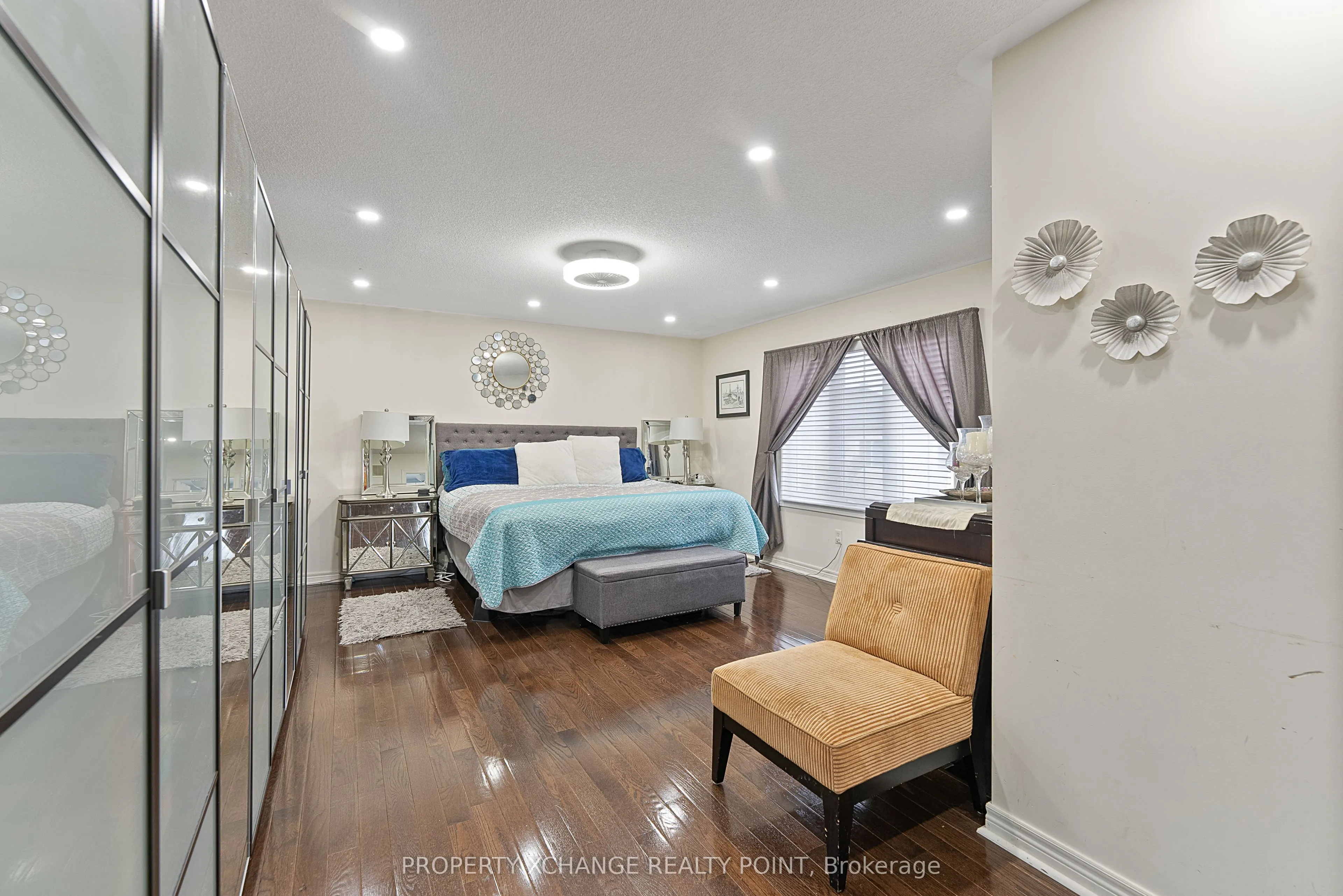 4 Bicknell Court