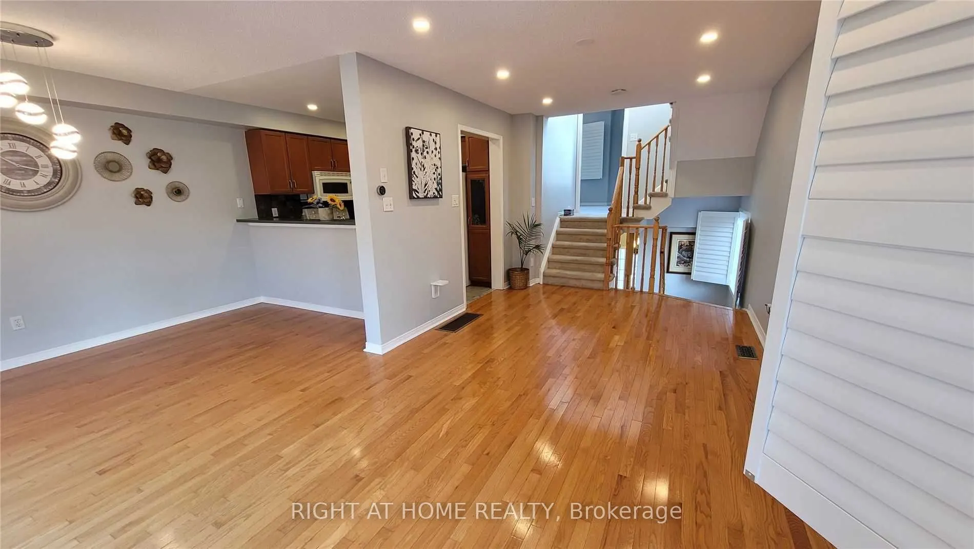 135 Stokely Crescent