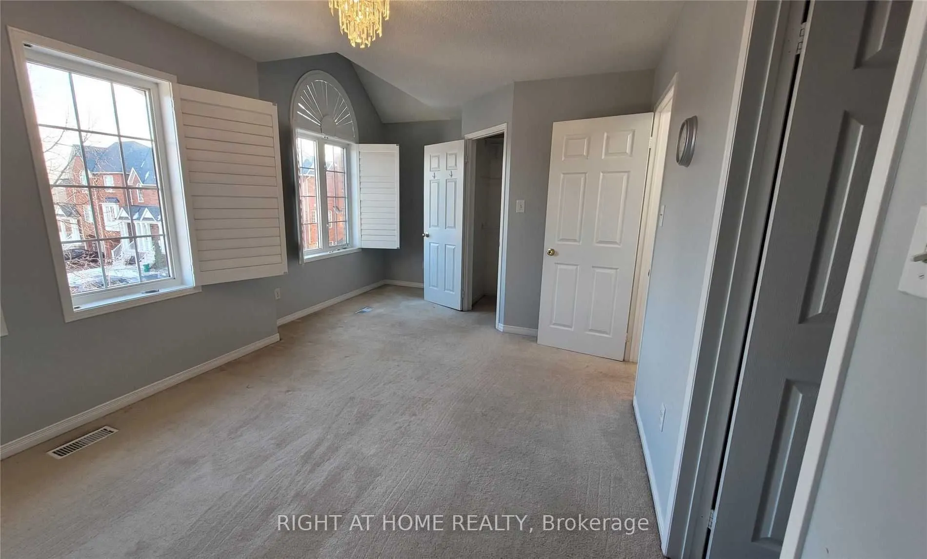 135 Stokely Crescent