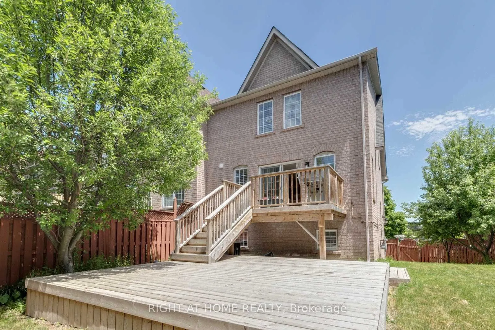 135 Stokely Crescent