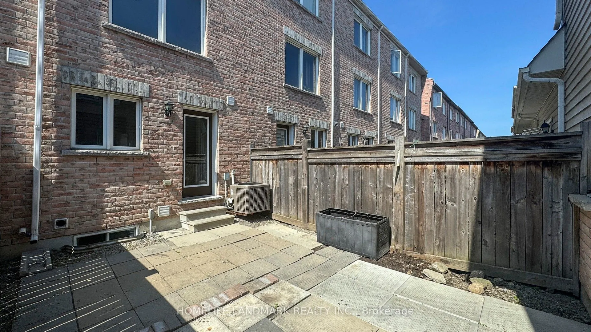 7 Kawneer Terrace