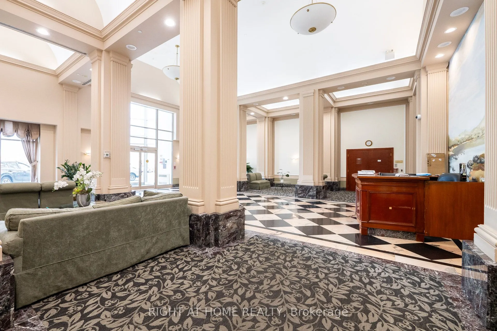 1 Lee Centre Drive, #613