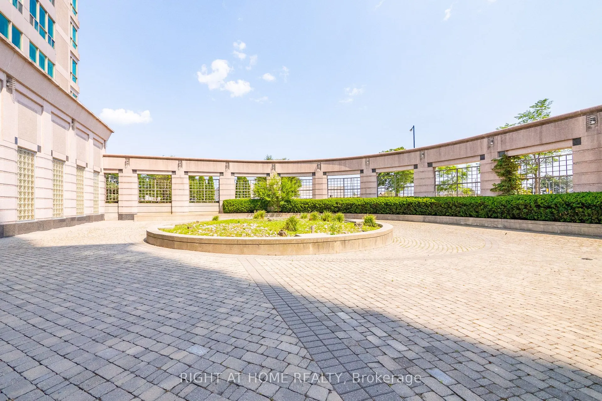 1 Lee Centre Drive, #613