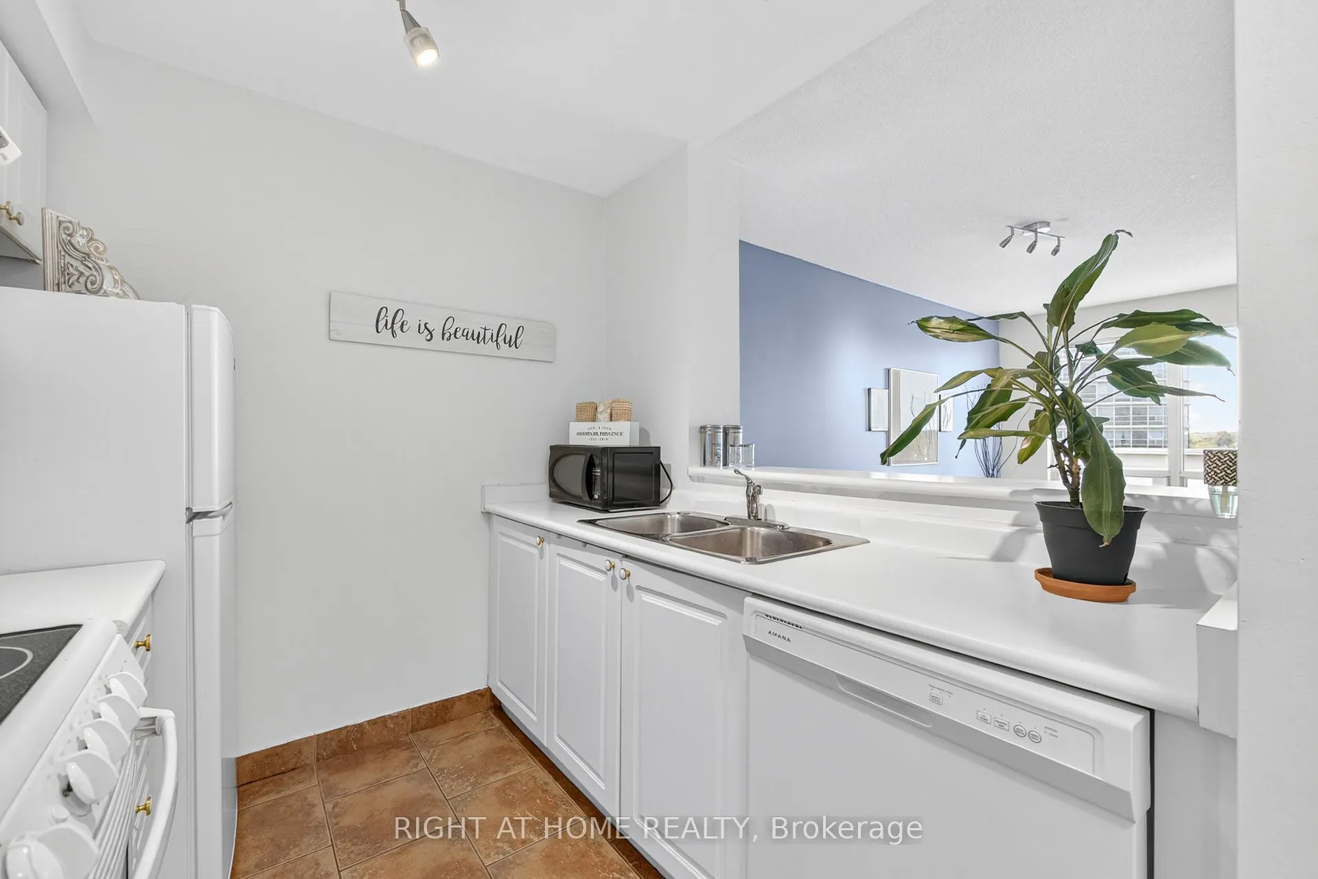 1 Lee Centre Drive, #613