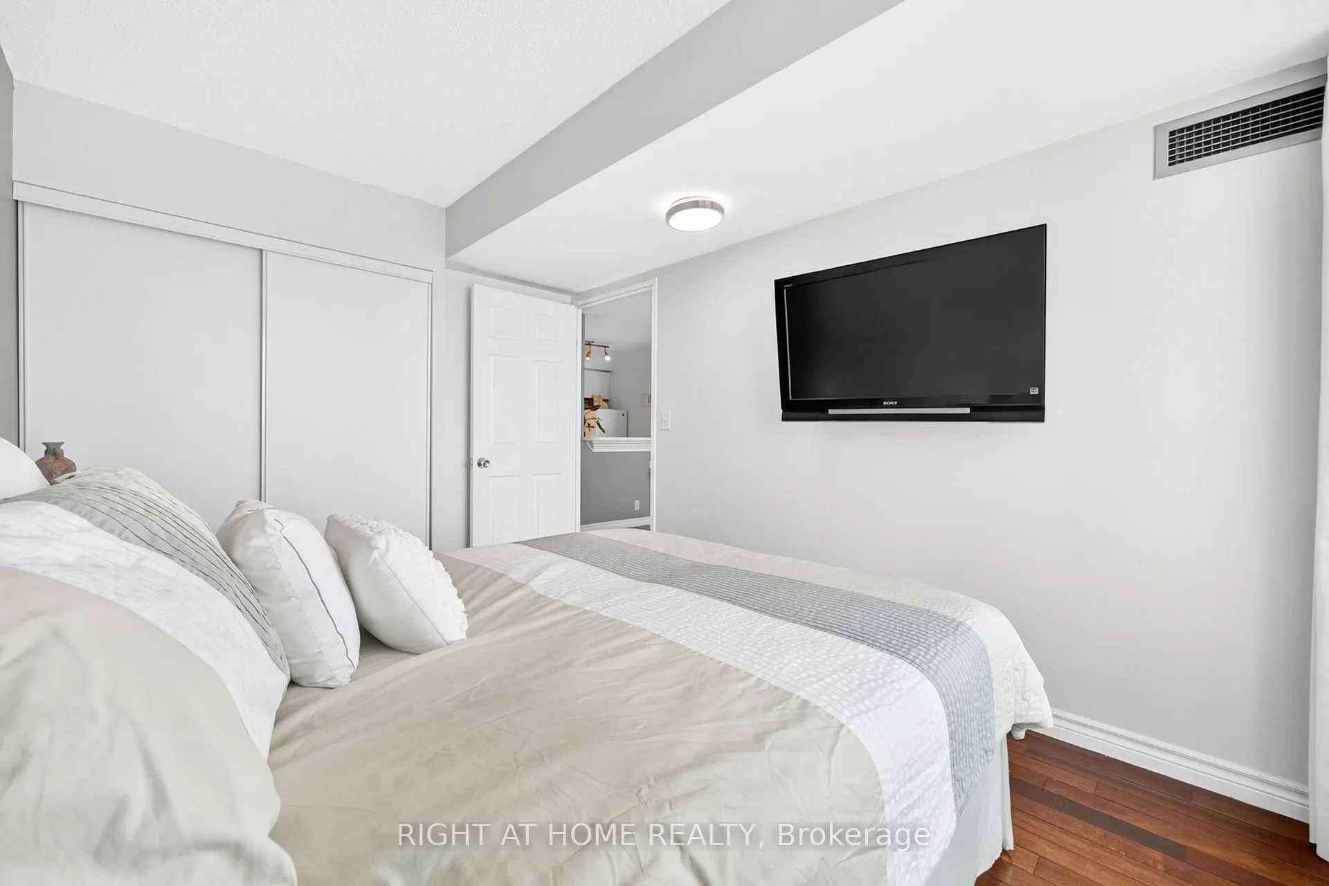 1 Lee Centre Drive, #613
