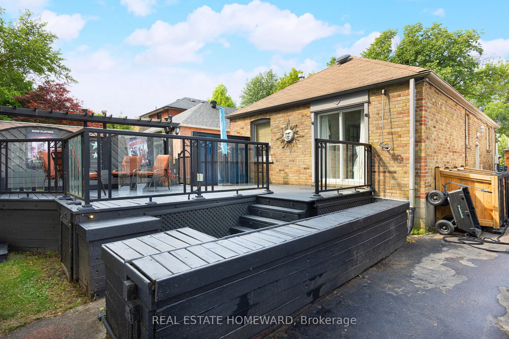 121 Sandown Avenue