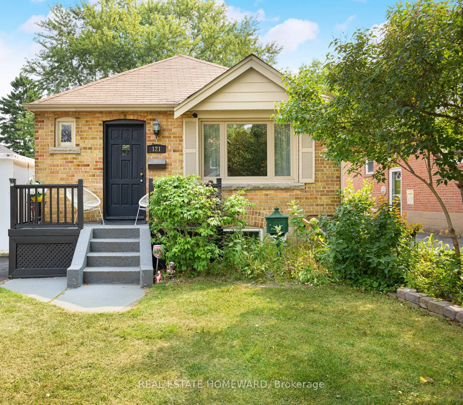121 Sandown Avenue