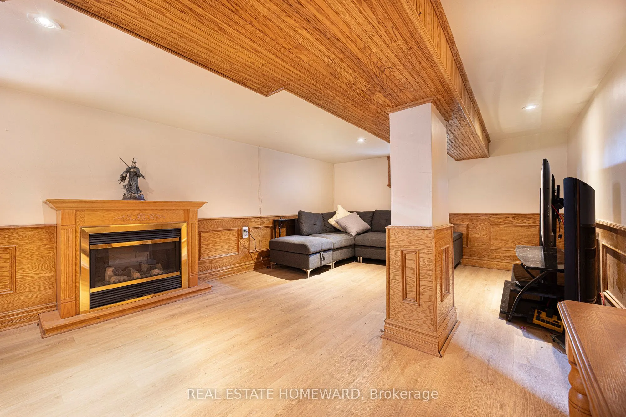 121 Sandown Avenue